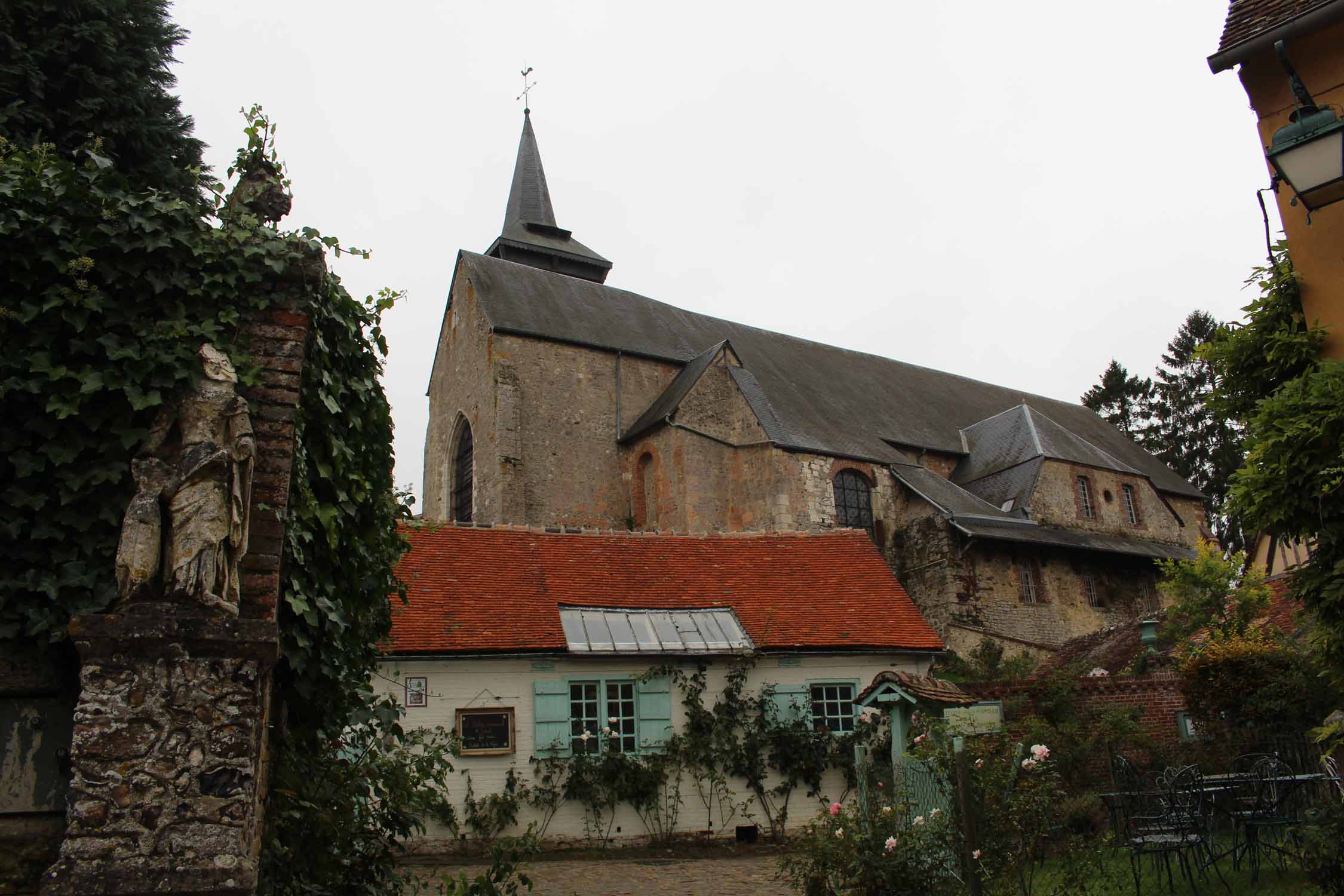 Village de Gerberoy, collégiale St-Pierre