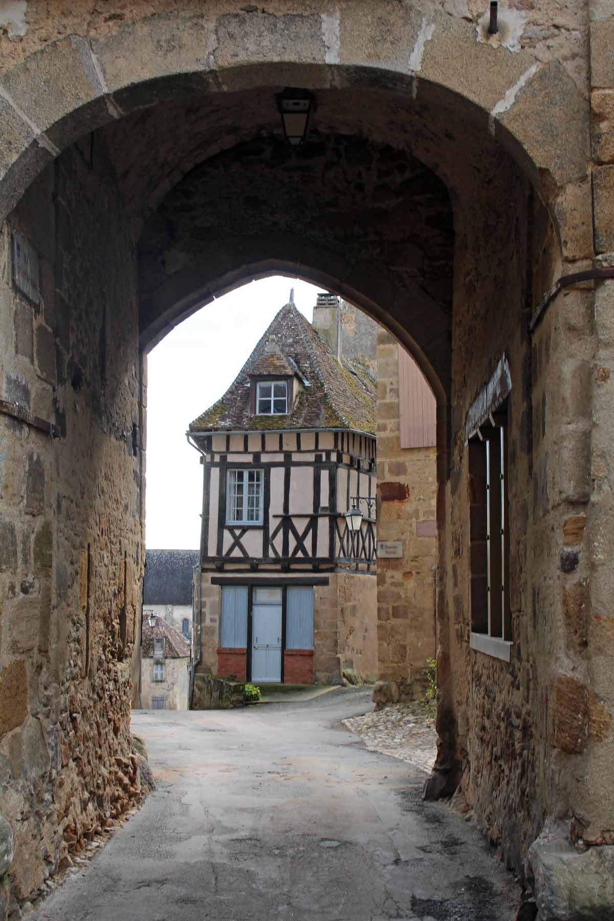 Saint-Benoît-du-Sault, maison