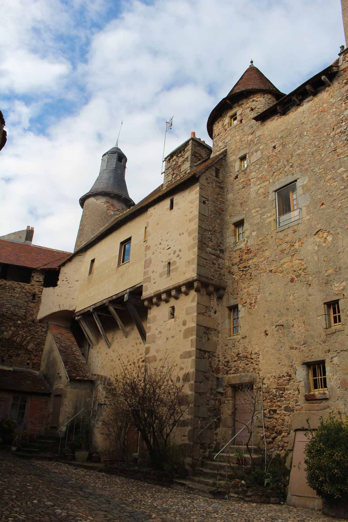 Les fortifications de Saint-Benoît-du-Sault