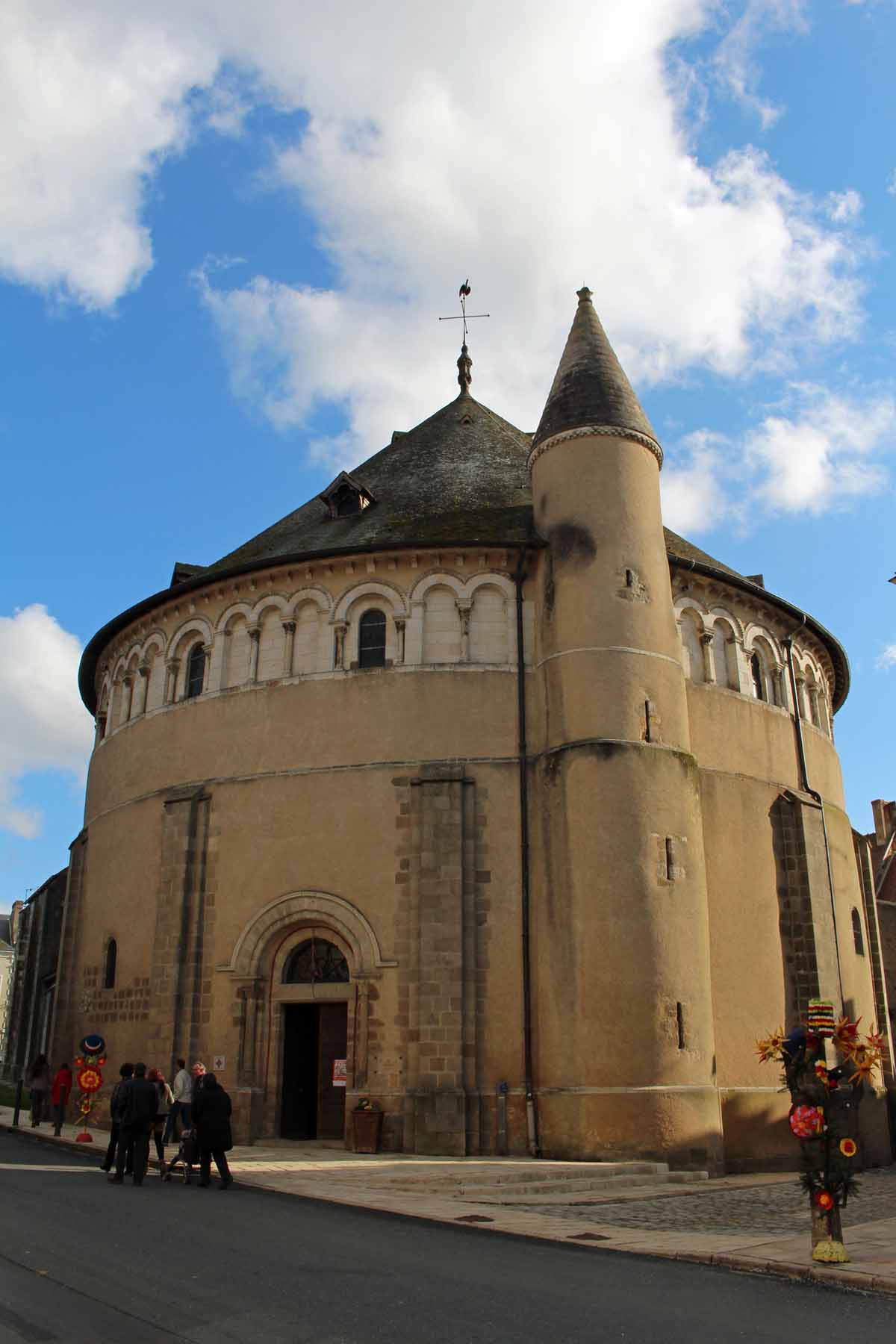 Neuvy-Saint-Sépulchre, collégiale Saint-Etienne, piliers