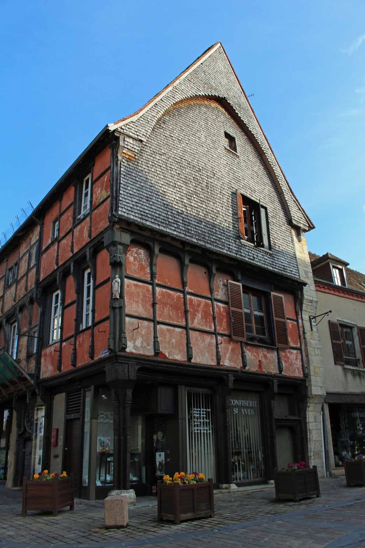 La Châtre, maison médiévale