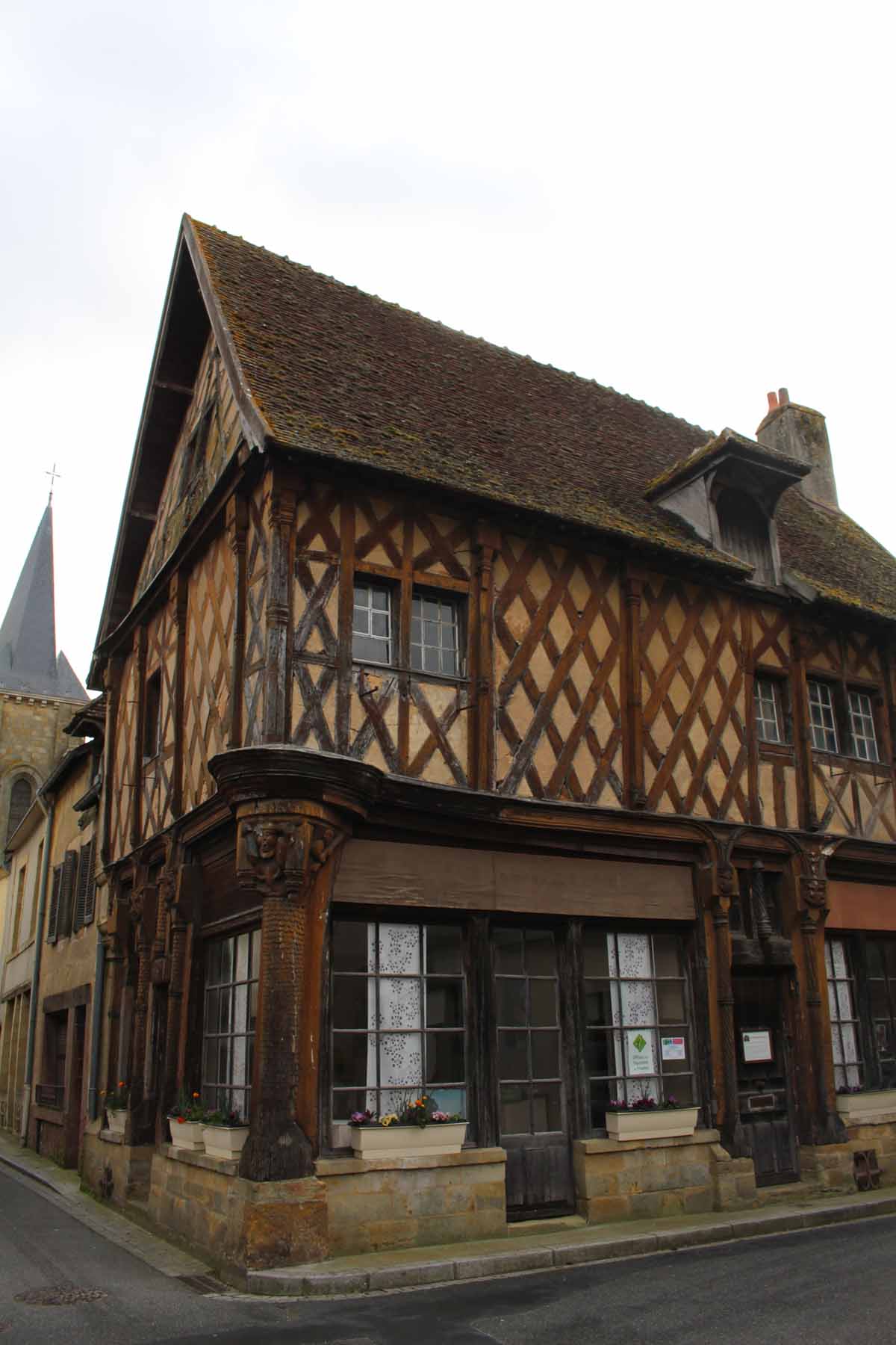 Levroux, maison de bois