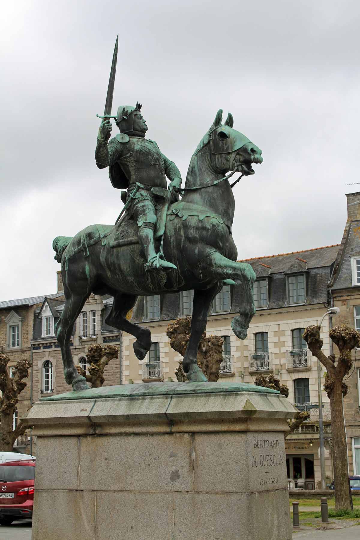 Dinan, statue Bertrand du Guesclin