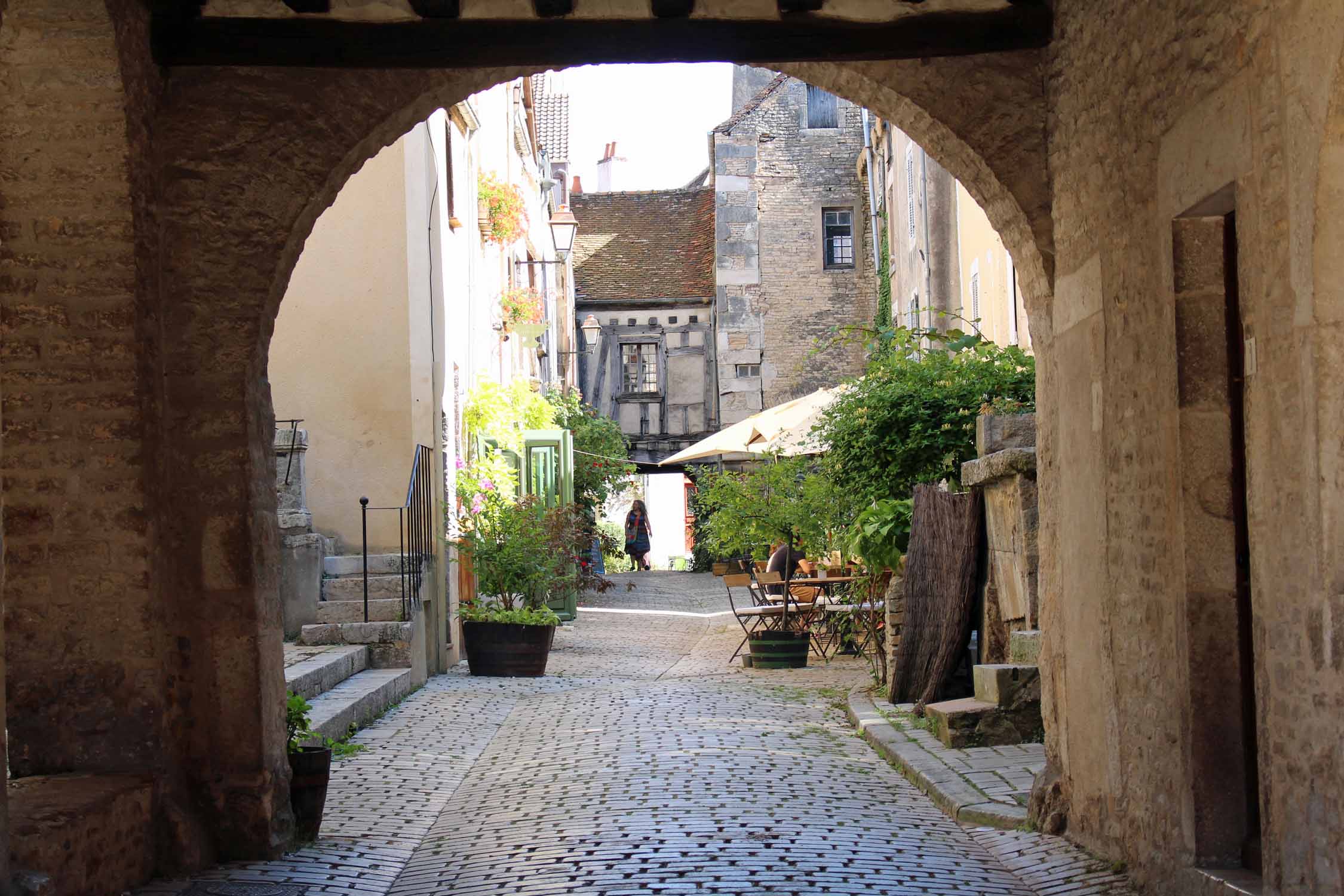 Noyers-sur-Serein, ruelle