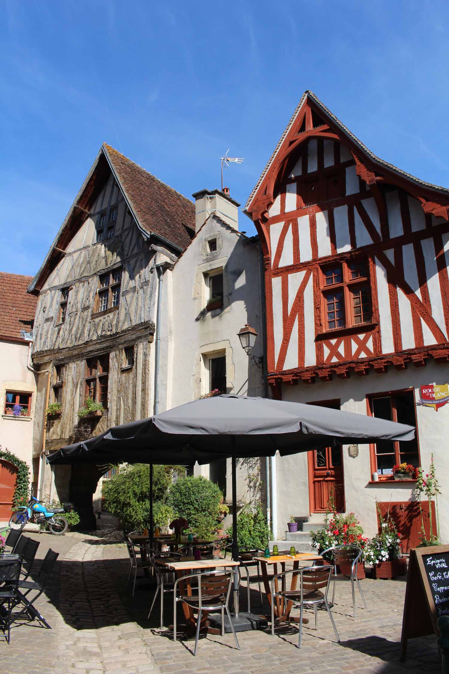 Noyers-sur-Serein, maisons médiévales