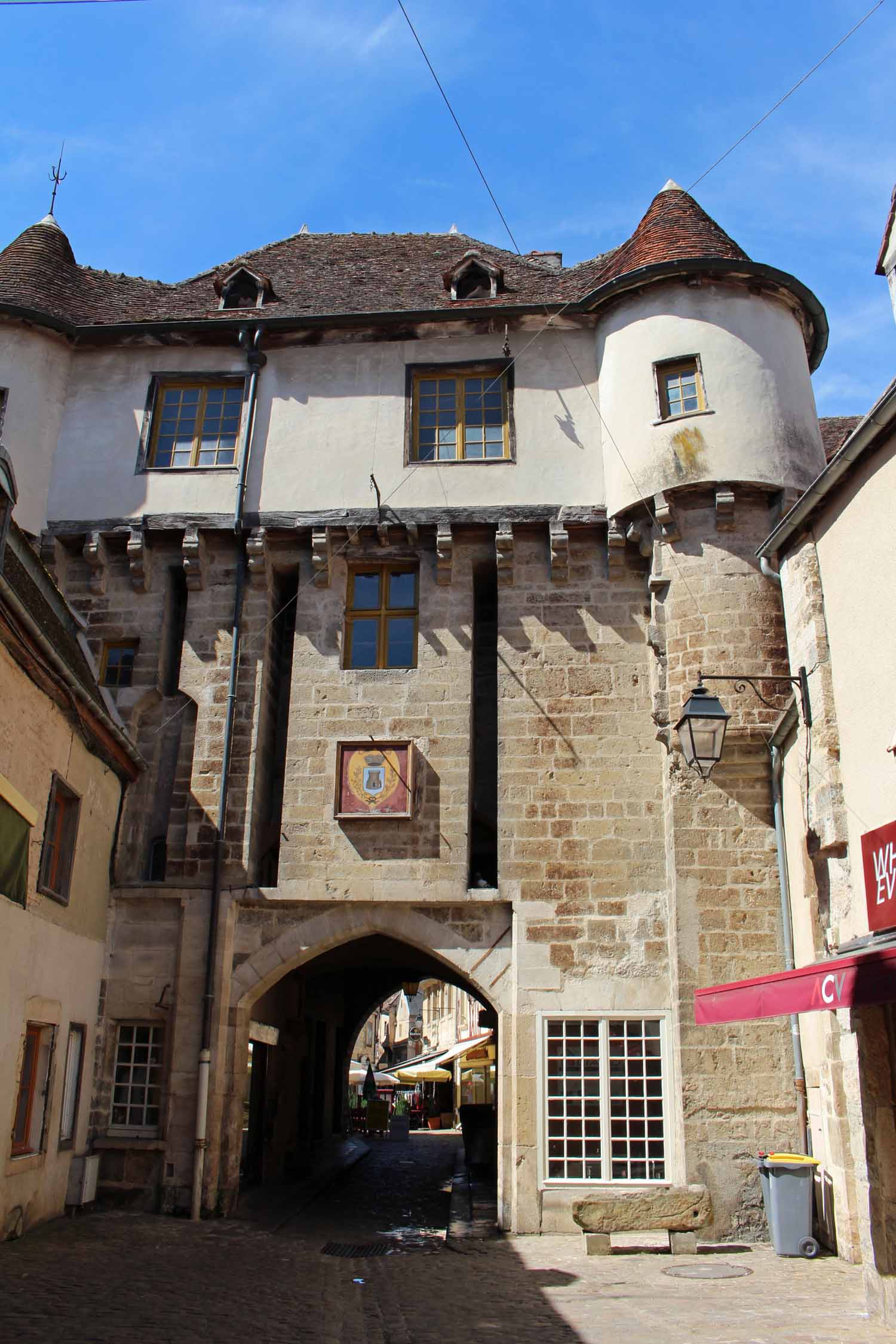 Semur-en-Auxois, porte Sauvigny