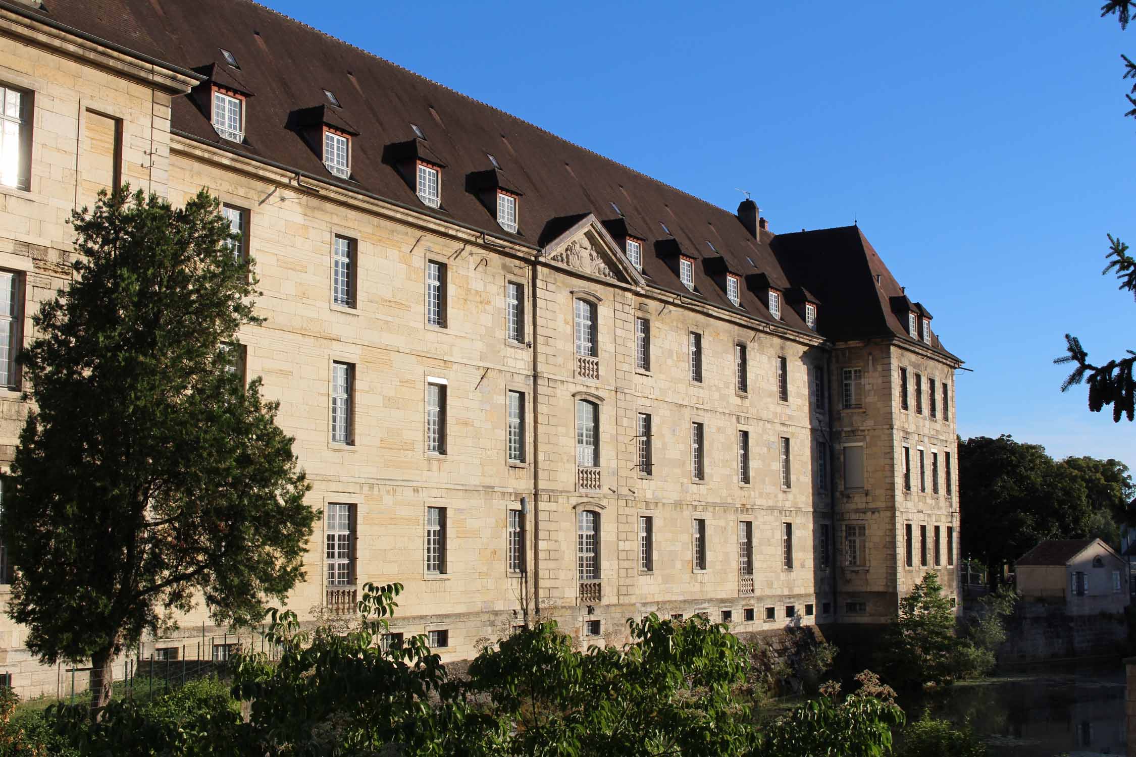 Dole, hôtel dieu