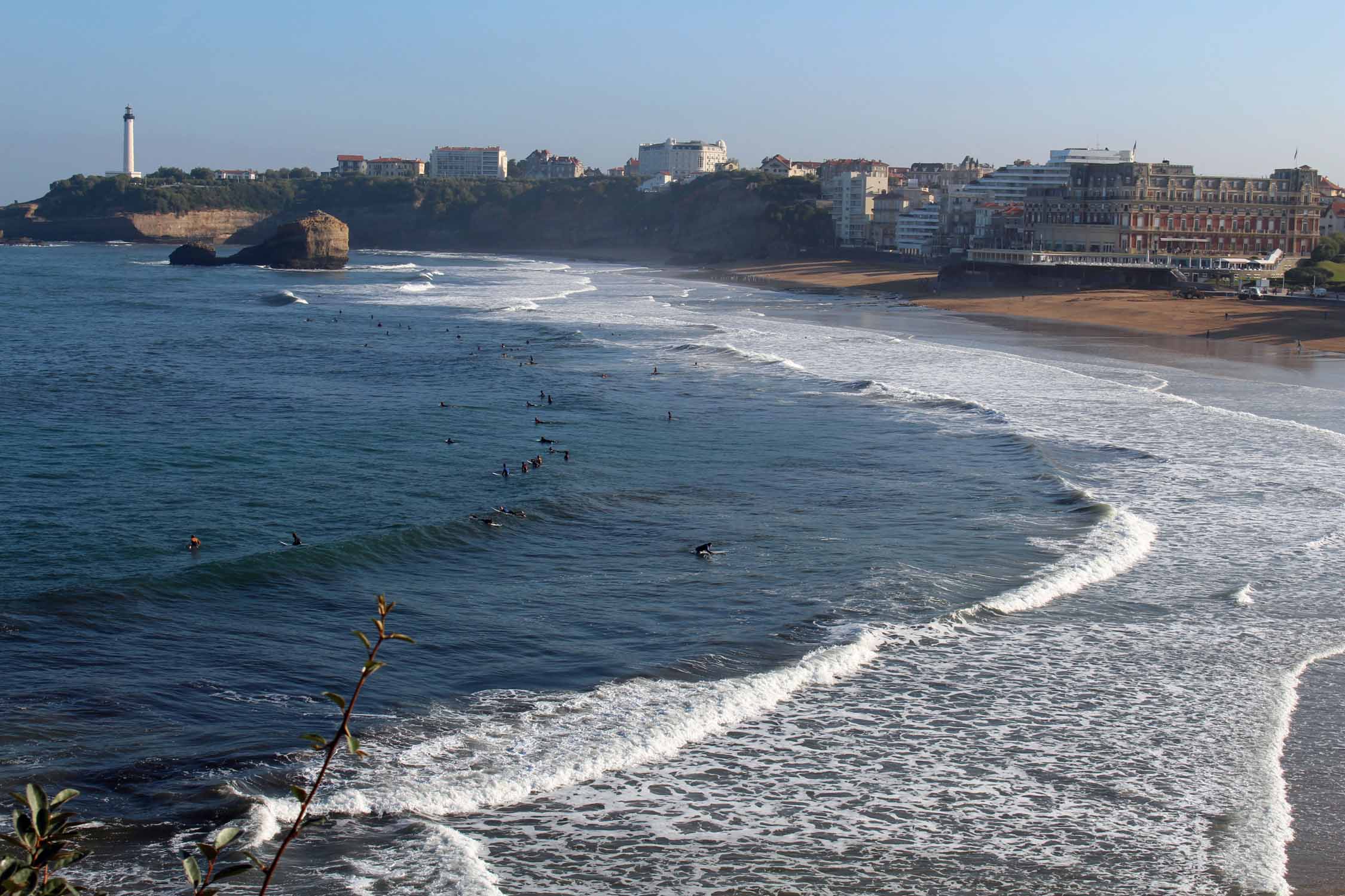 Biarritz, grande plage, surfeurs