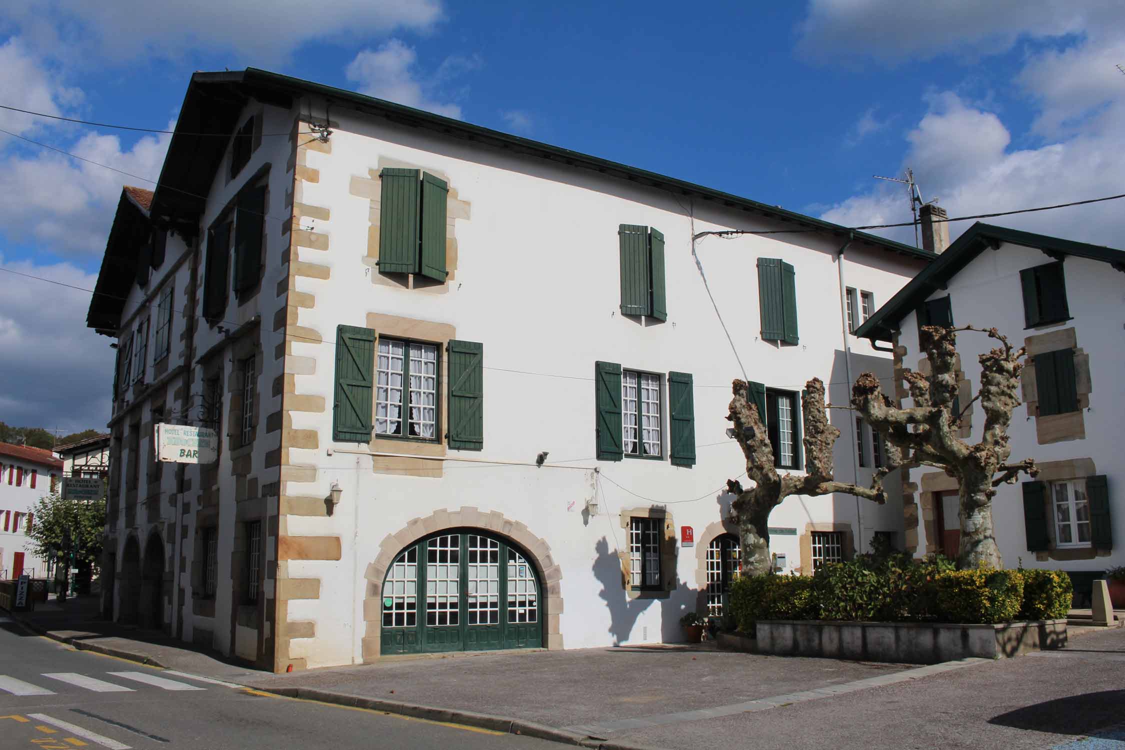 Des maisons typiques à Saint-Pée-sur-Nivelle.