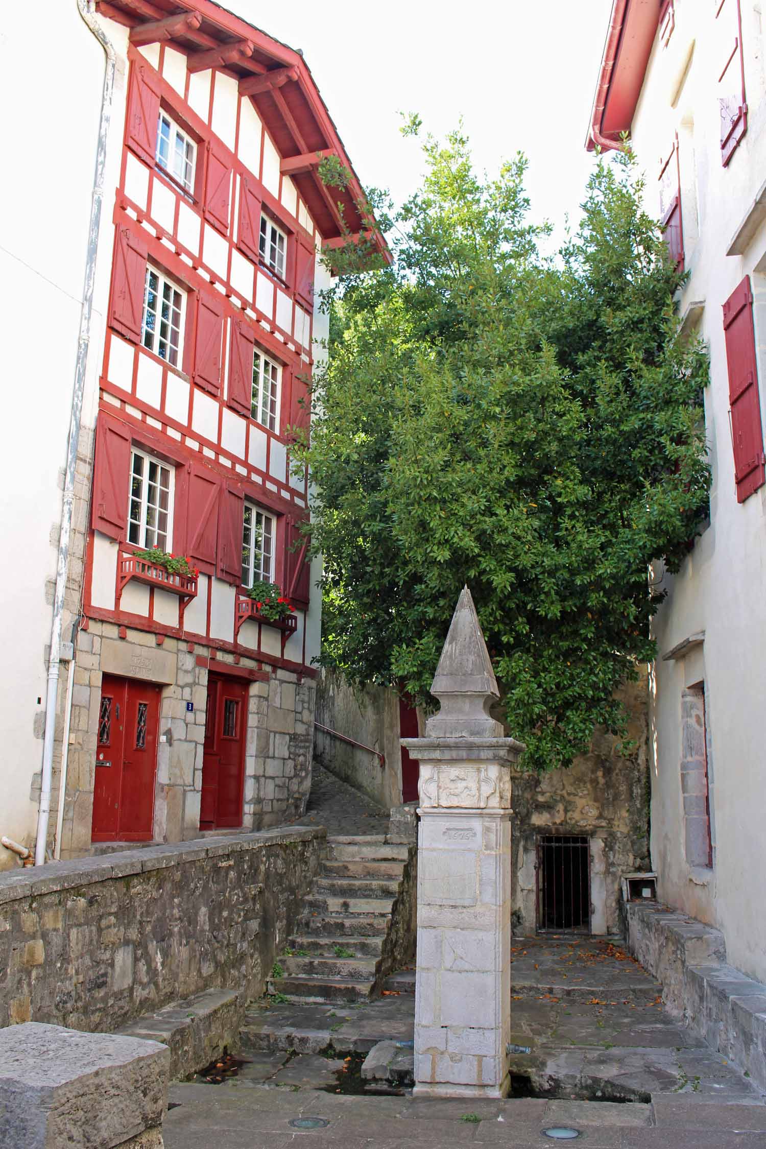 Vieille fontaine de Ciboure