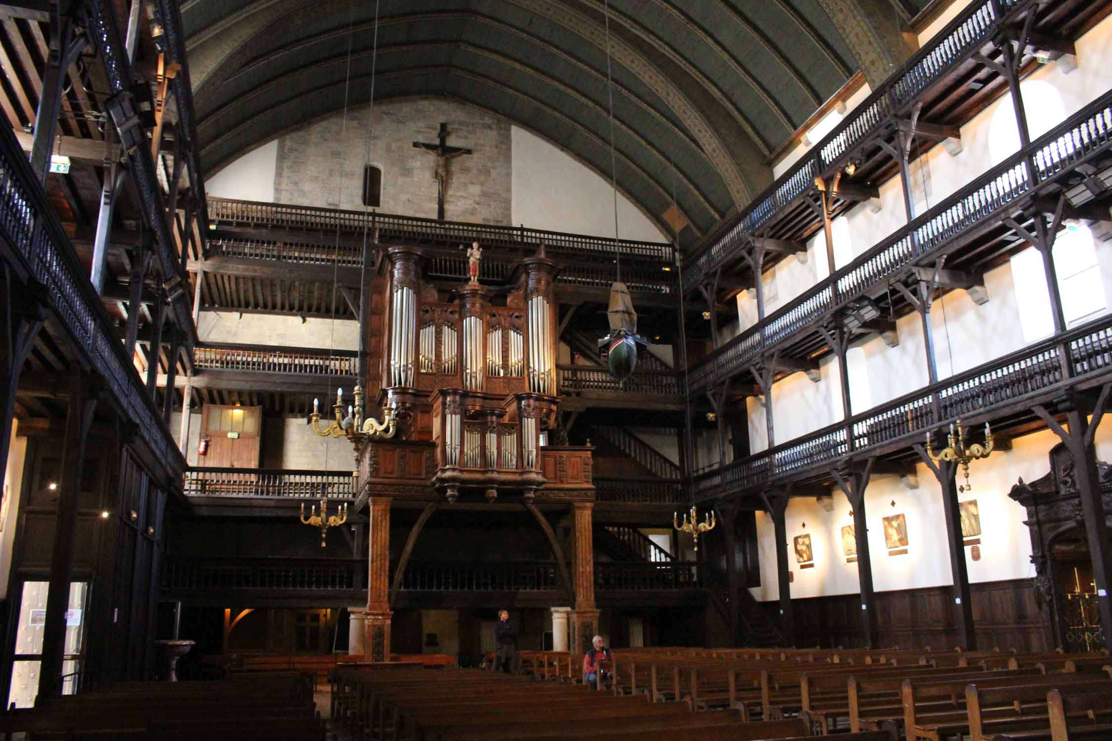 Saint-Jean-de-Luz, cathédrale, interieur