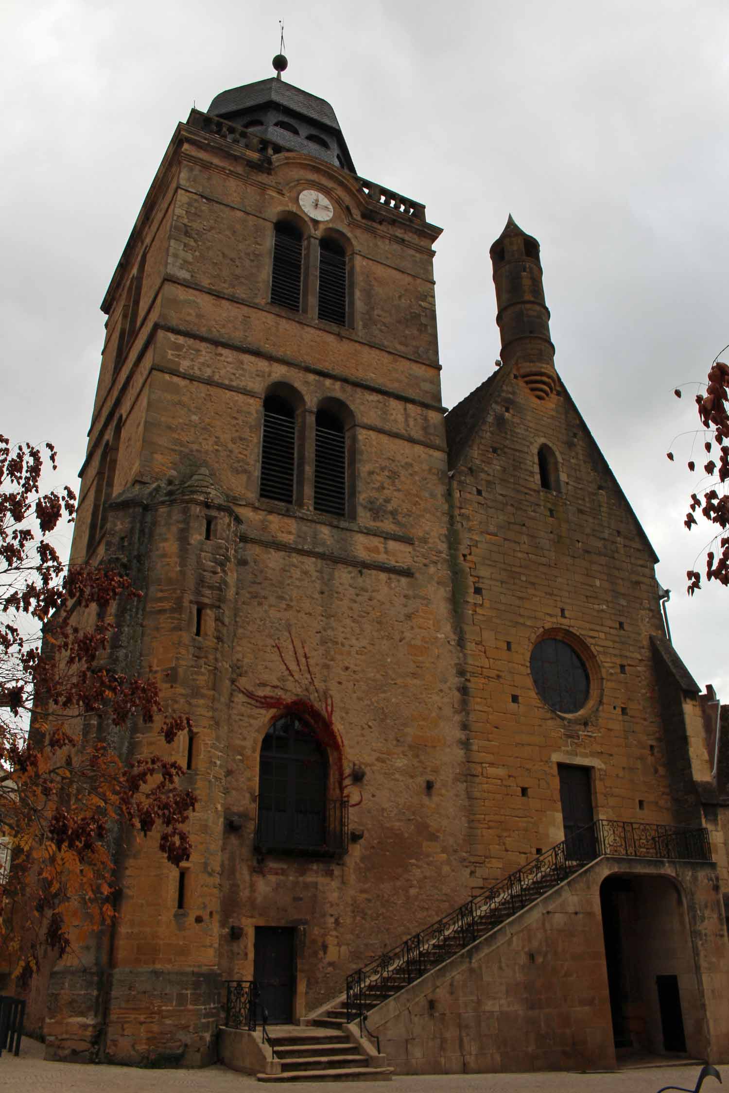Paray-le-Monial, Tour St-Nicolas