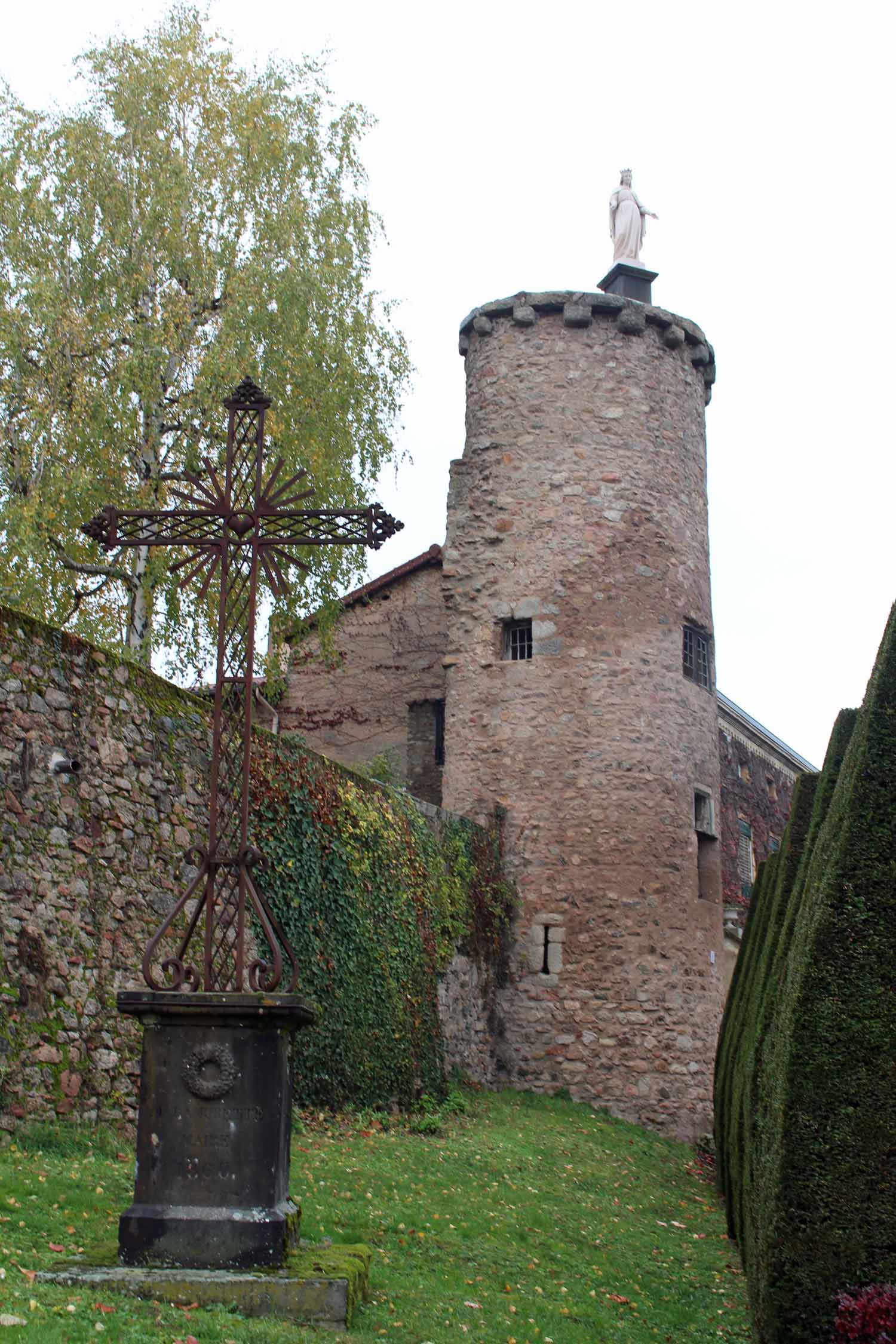 Saint-Haon-le-Châtel, tour