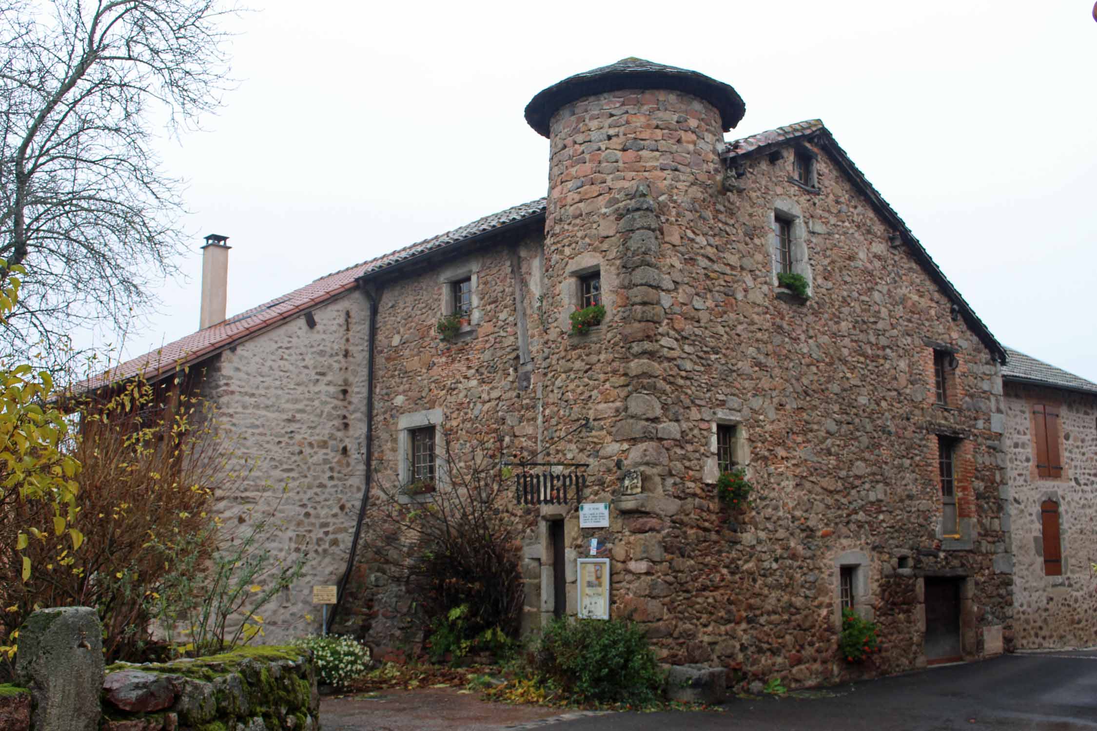 Le Crozet, maison en pierre