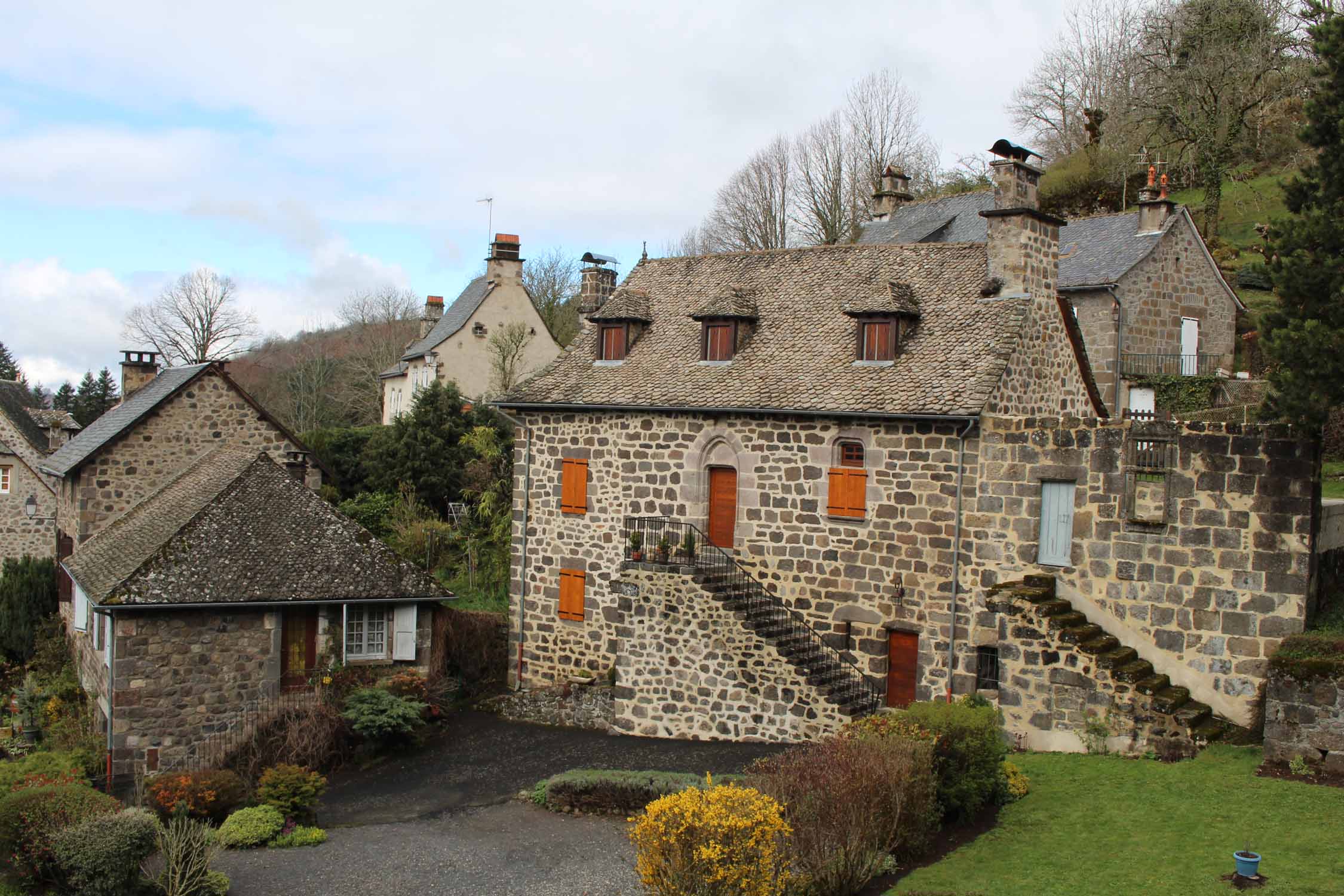 Tournemire, maisons en pierre