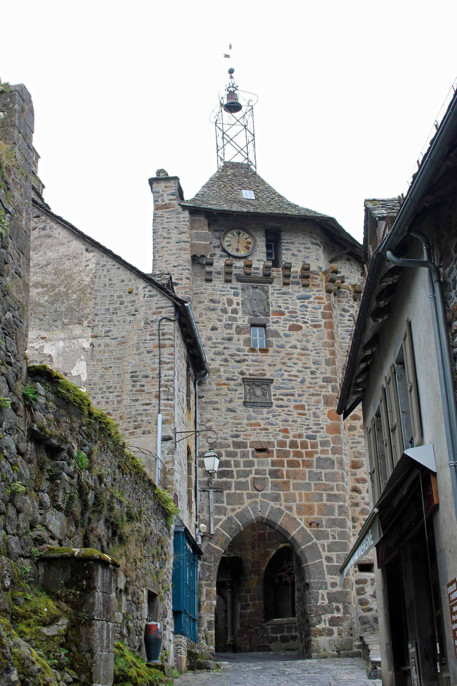 Salers, porte du Beffroi