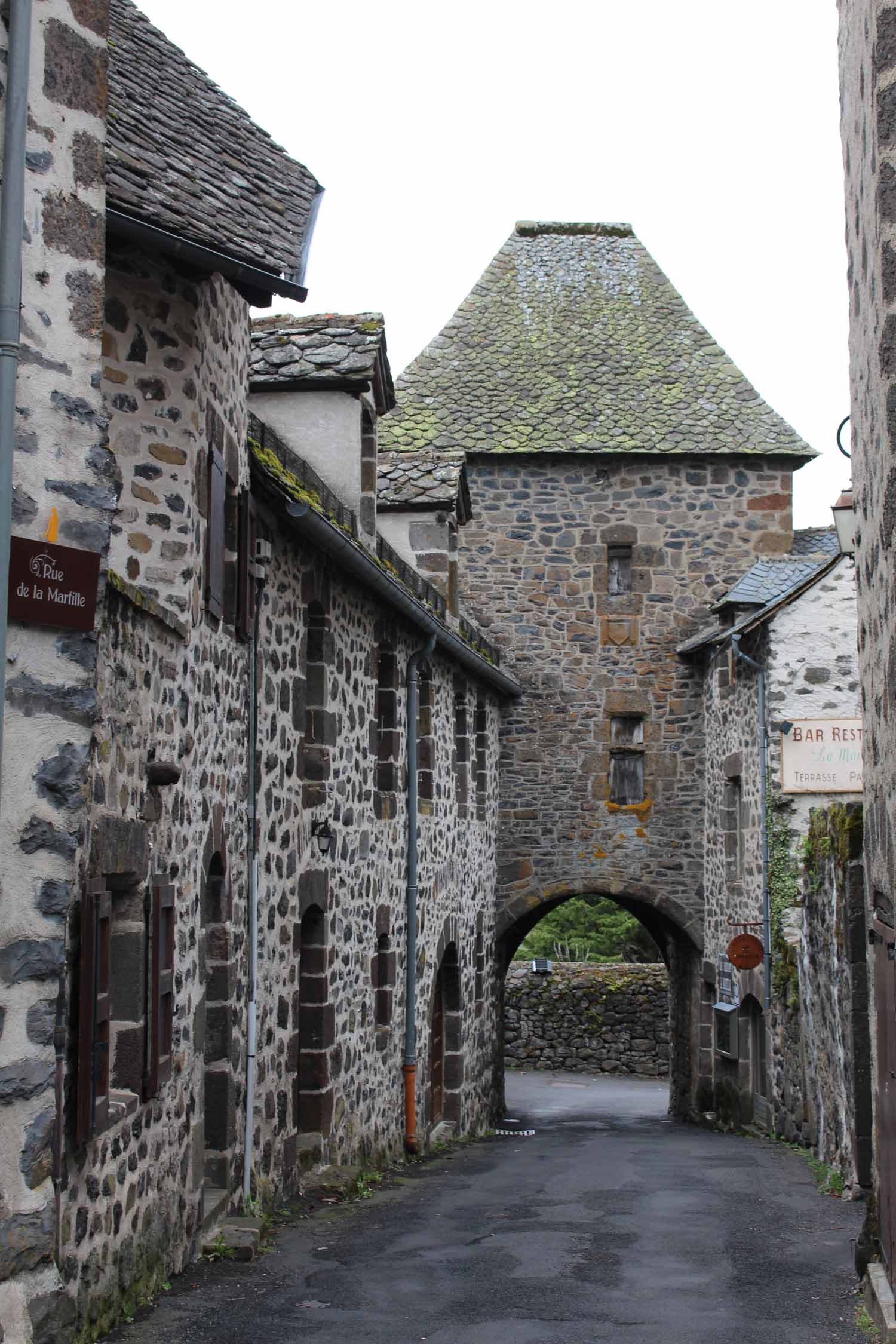 Salers, porte de la Martille