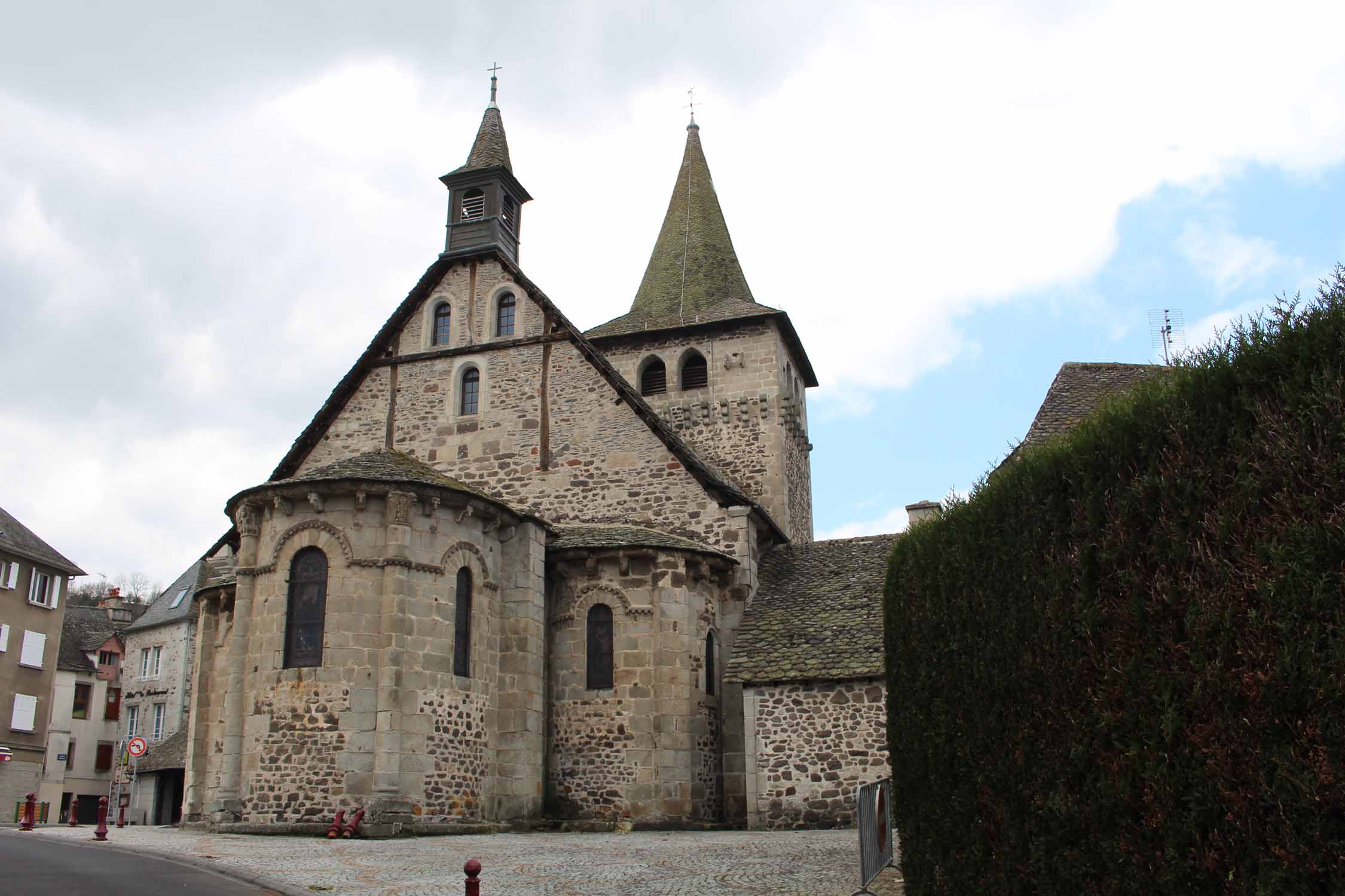 Riom-ès-Montagne, église