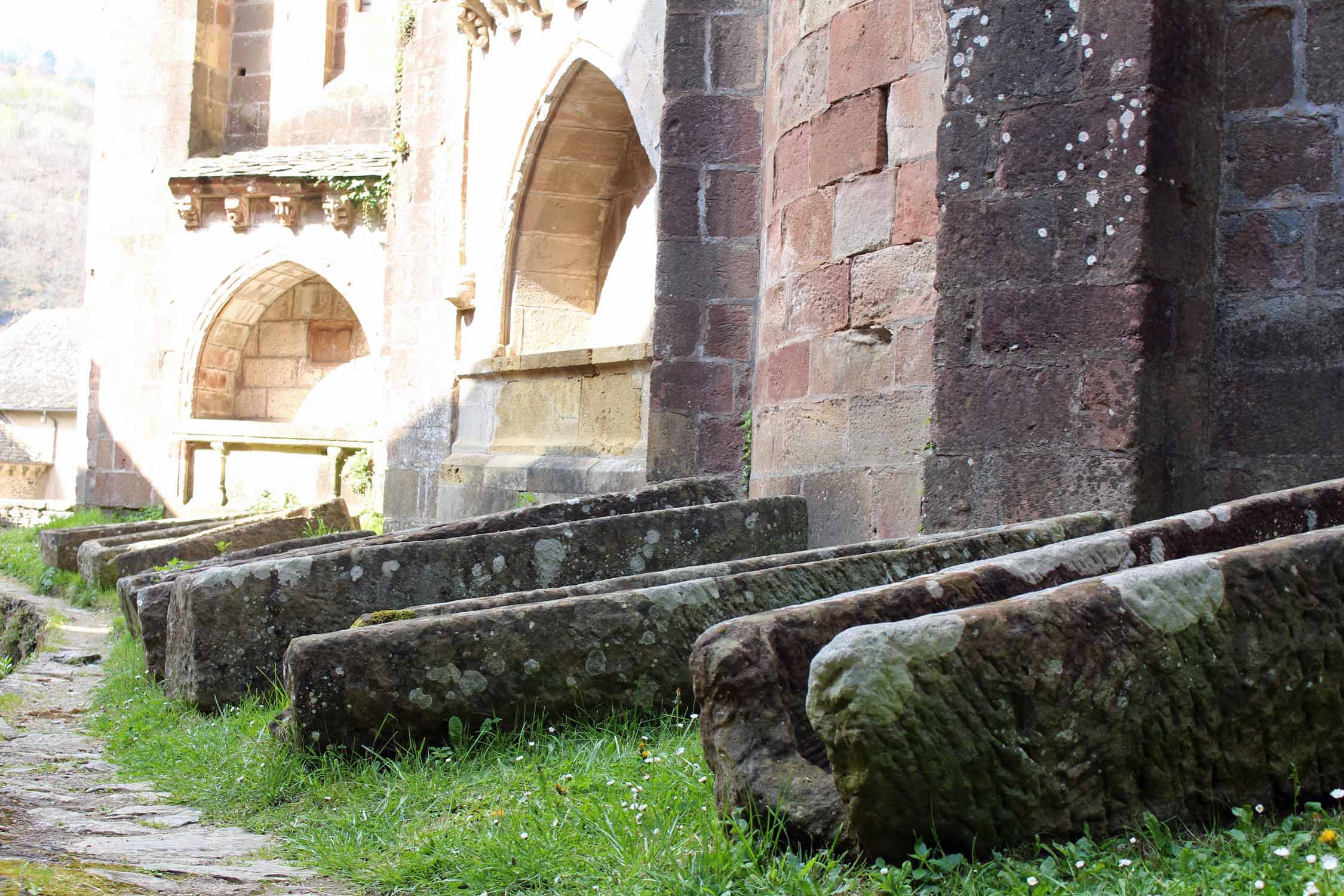 Abbatiale Sainte-Foy-de-Conques, sarcophages