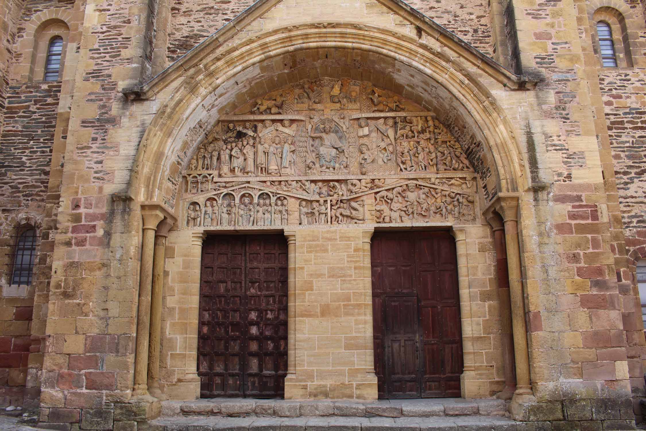 Abbatiale Sainte-Foy-de-Conques, tympan