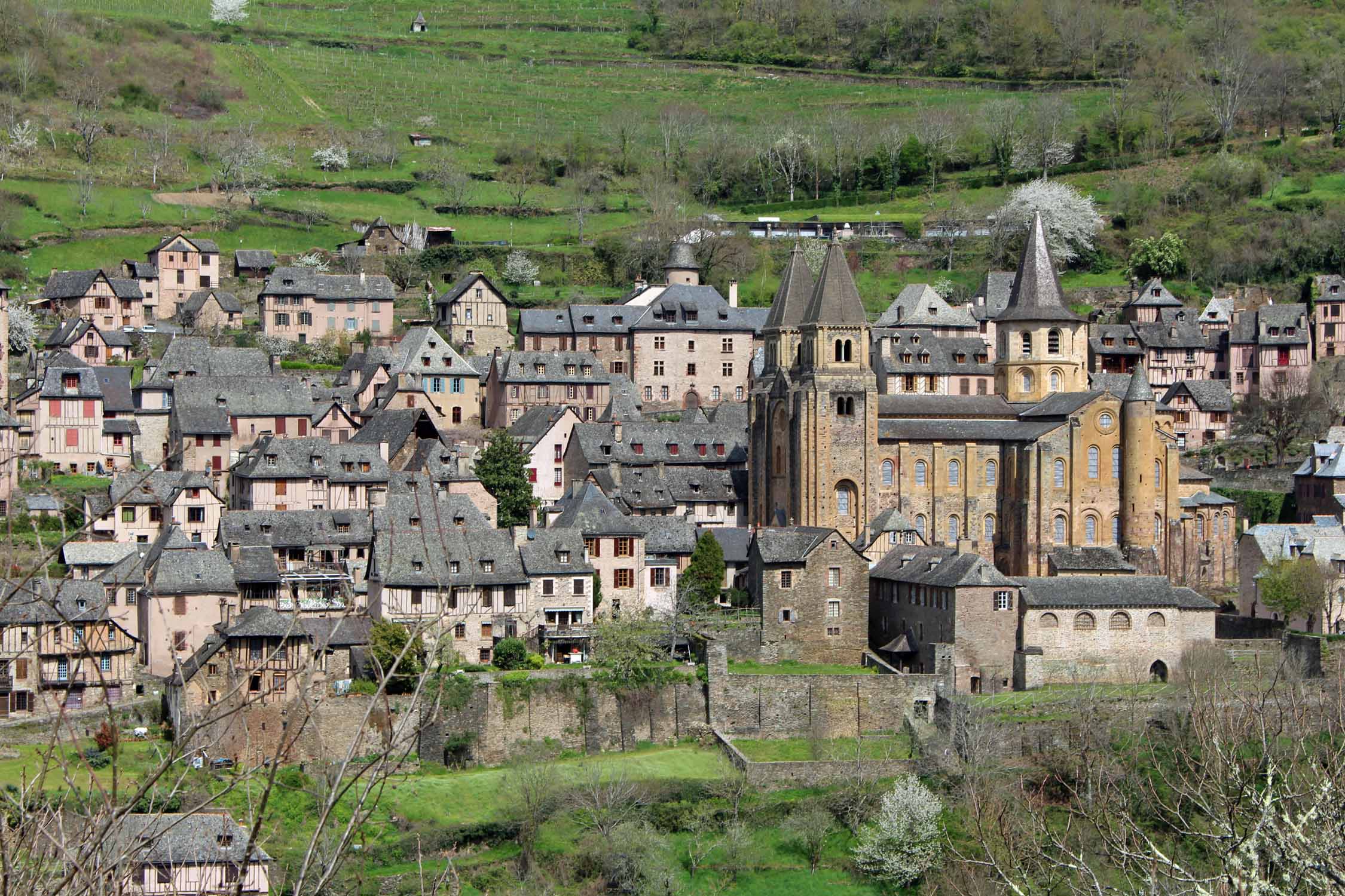 Conques, vue du village