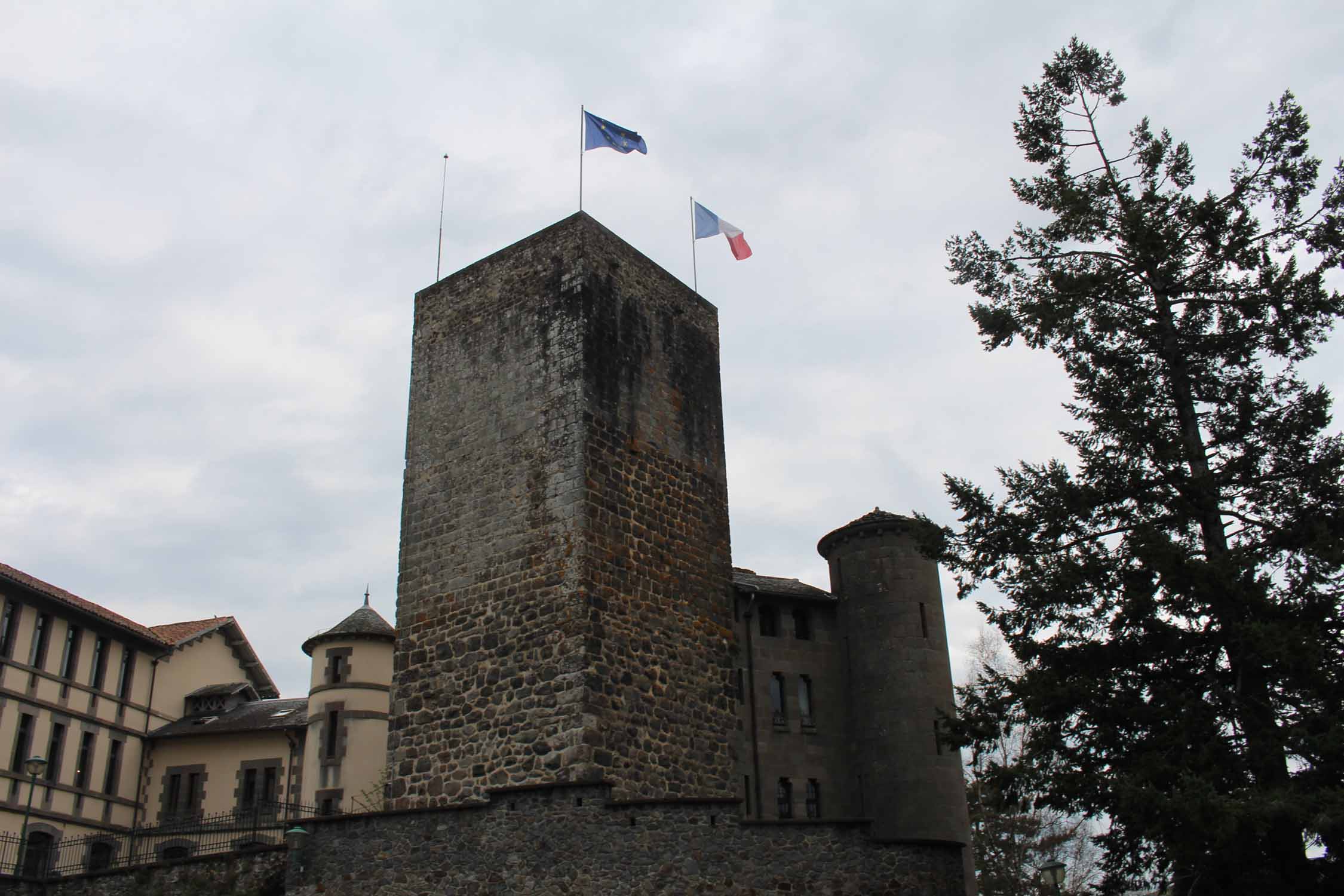 Aurillac, château Saint-Etienne