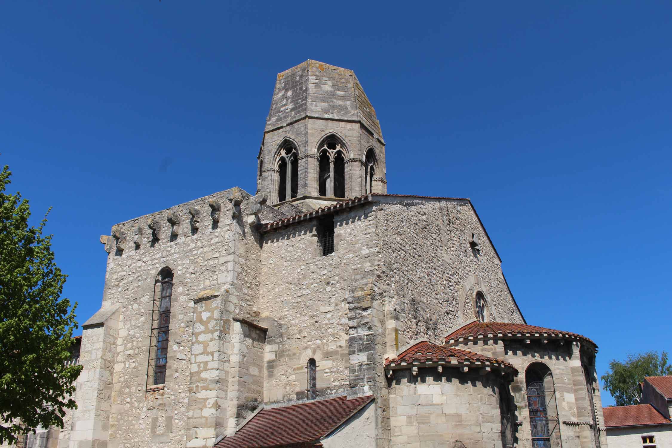 Charroux, église-Saint-Jean-Baptiste