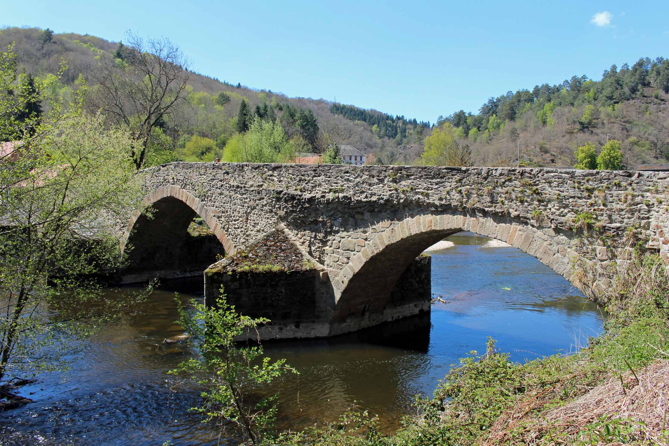 Le pont de Menat