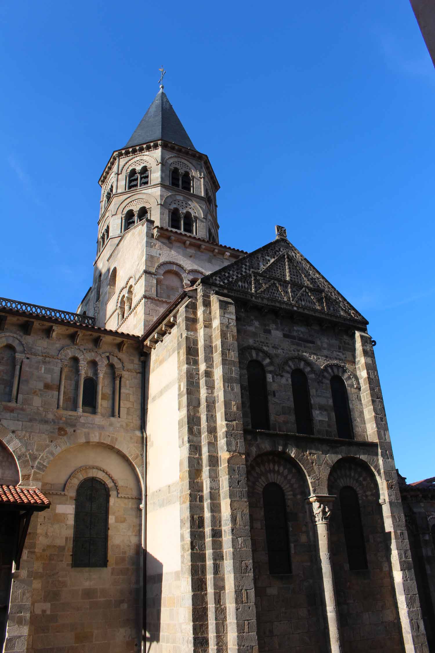 Clermont-Ferrand, basilique Notre-Dame-du-Port