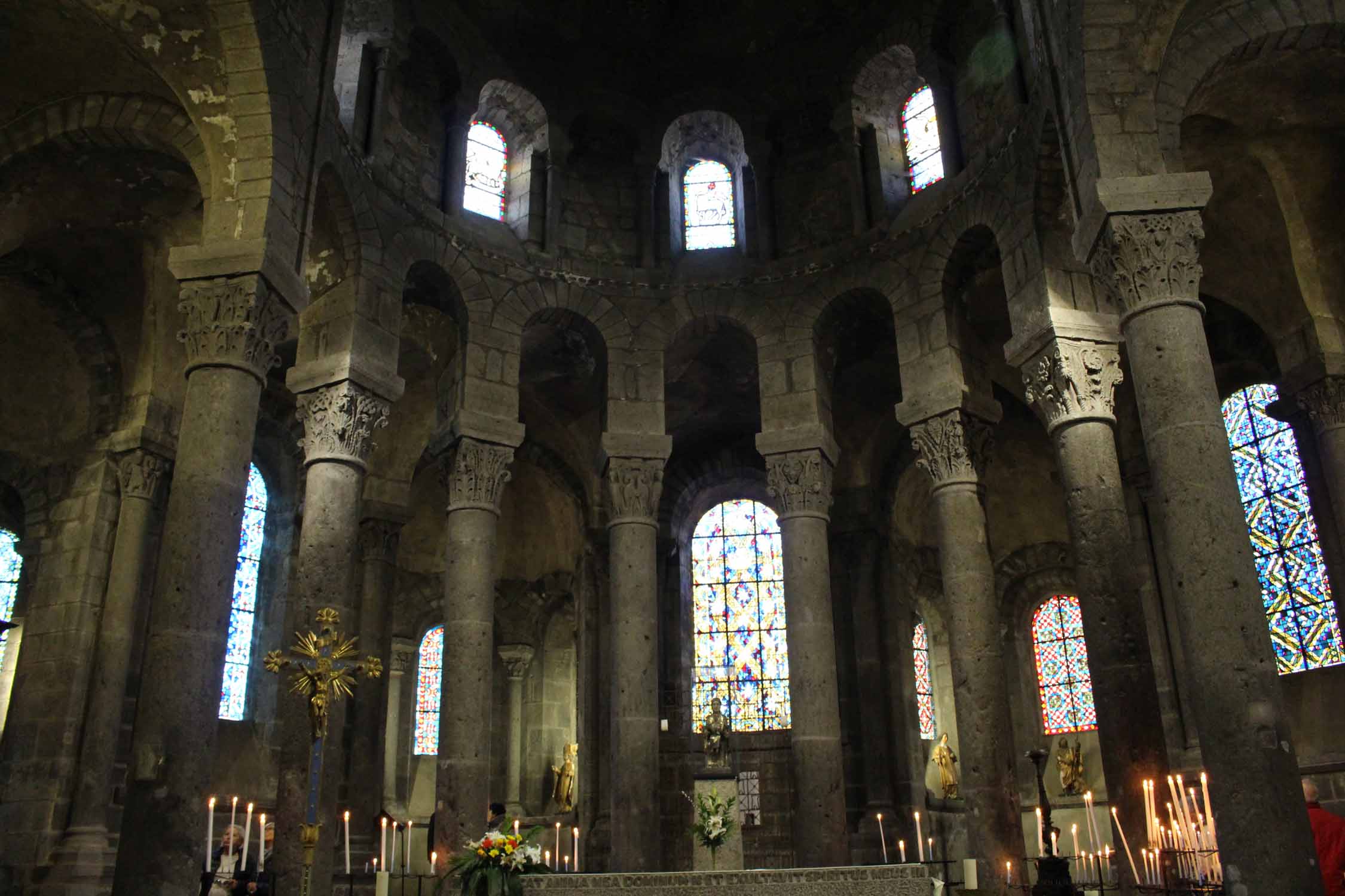 Orcival, basilique Notre-Dame, &chœur