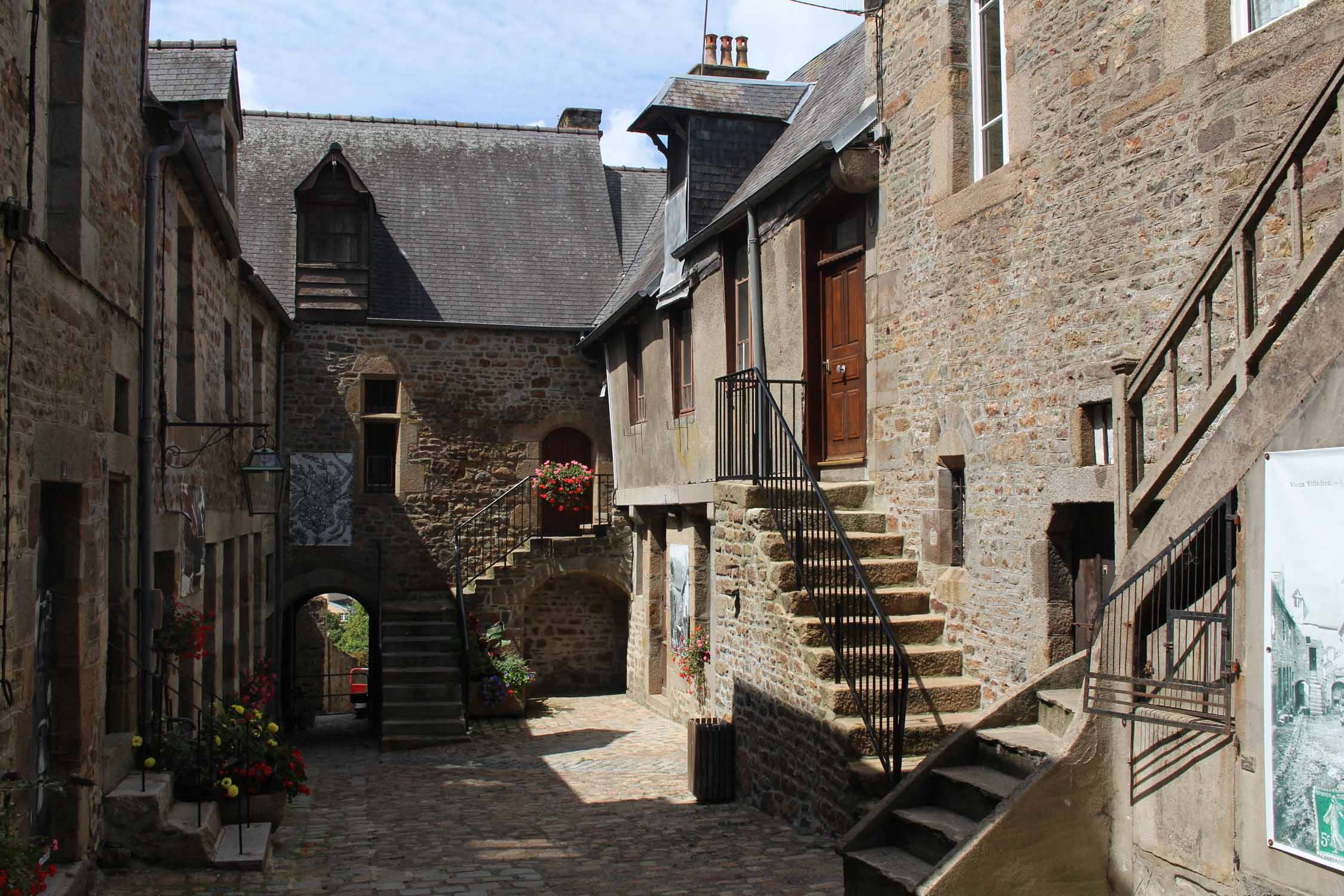 Villedieu-les-Poëles, ruelle