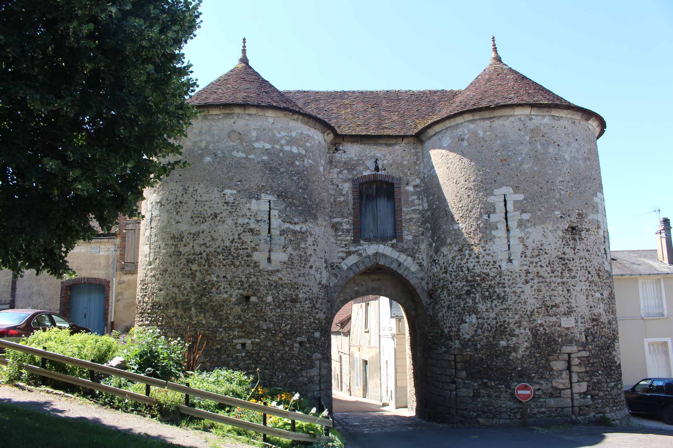 Joigny, la Porte du Bois