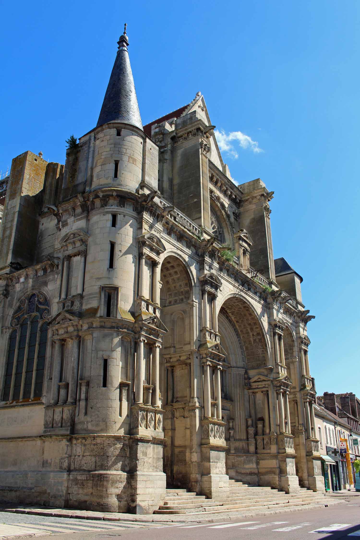 Villeneuve-sur-Yonne, église