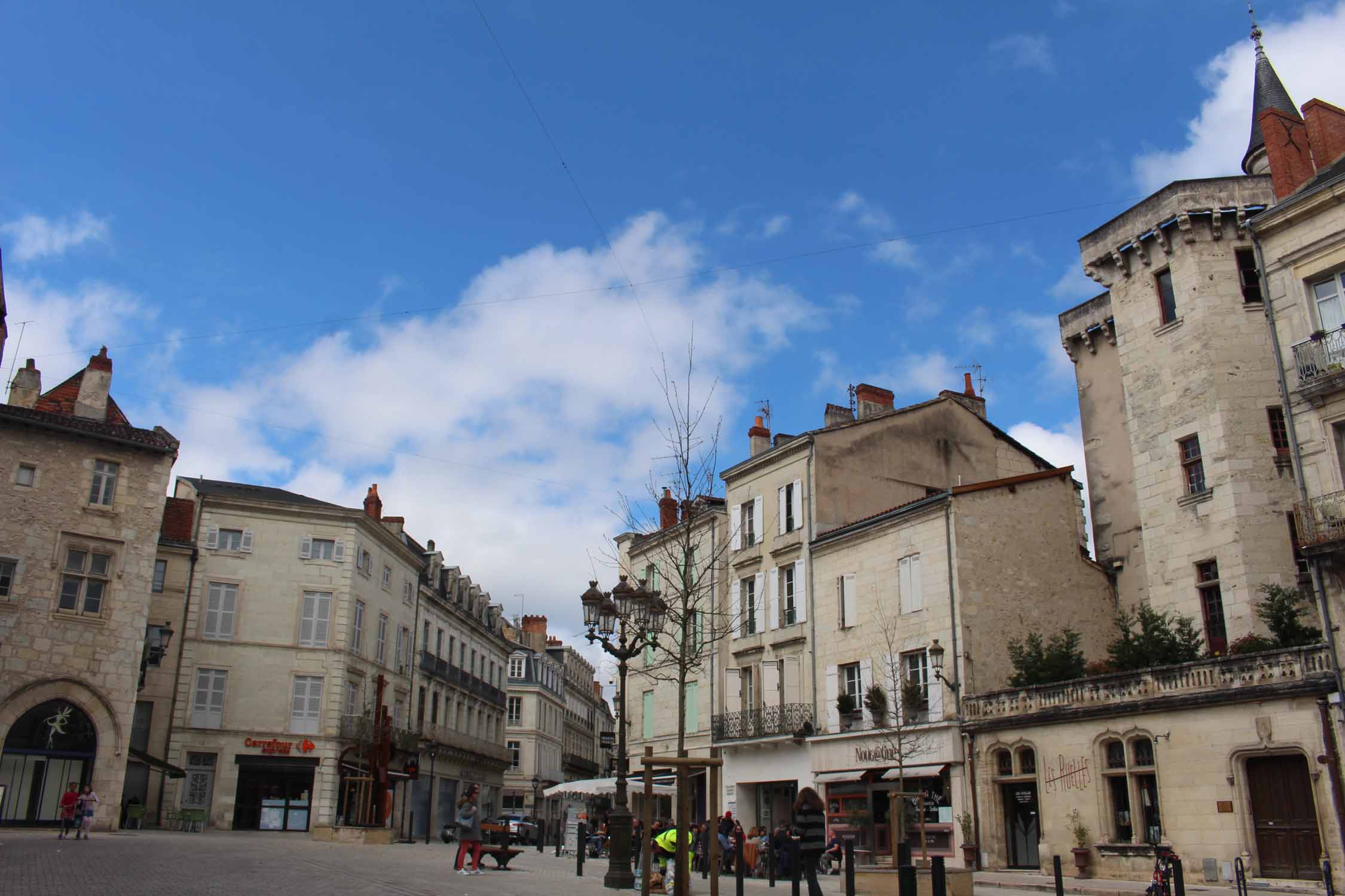 Périgueux, place de l'ancien Hôtel de ville