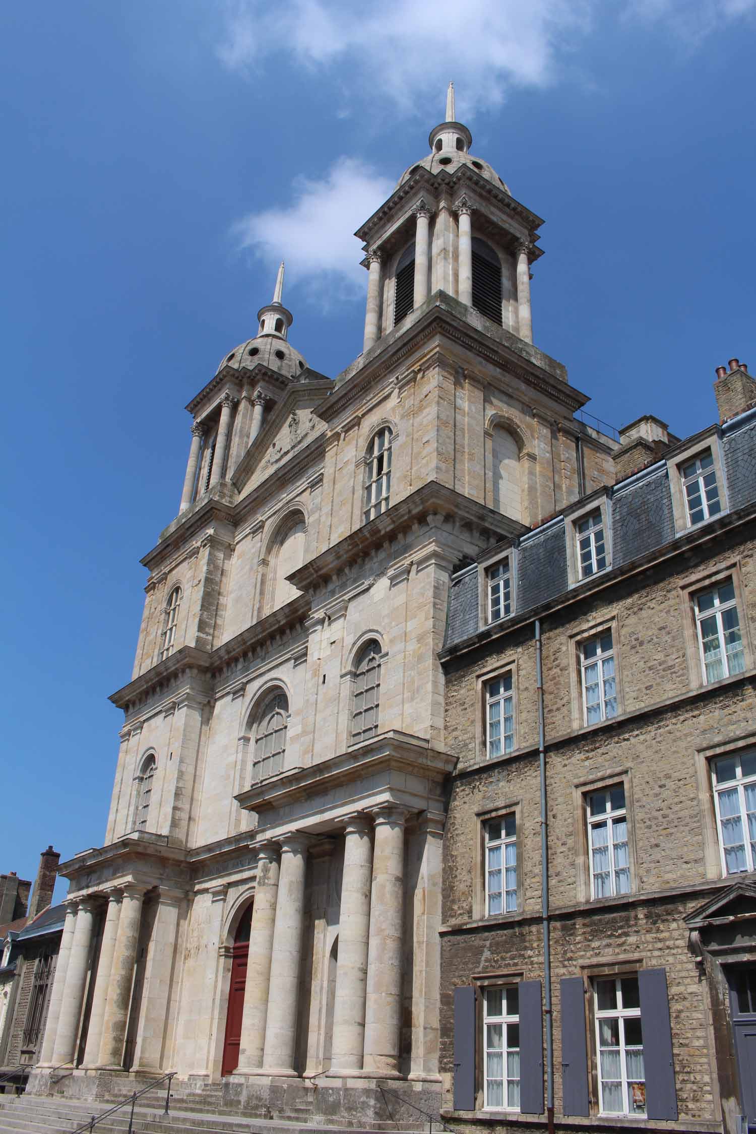 Boulogne-sur-Mer, porche de la basilique Notre-Dame