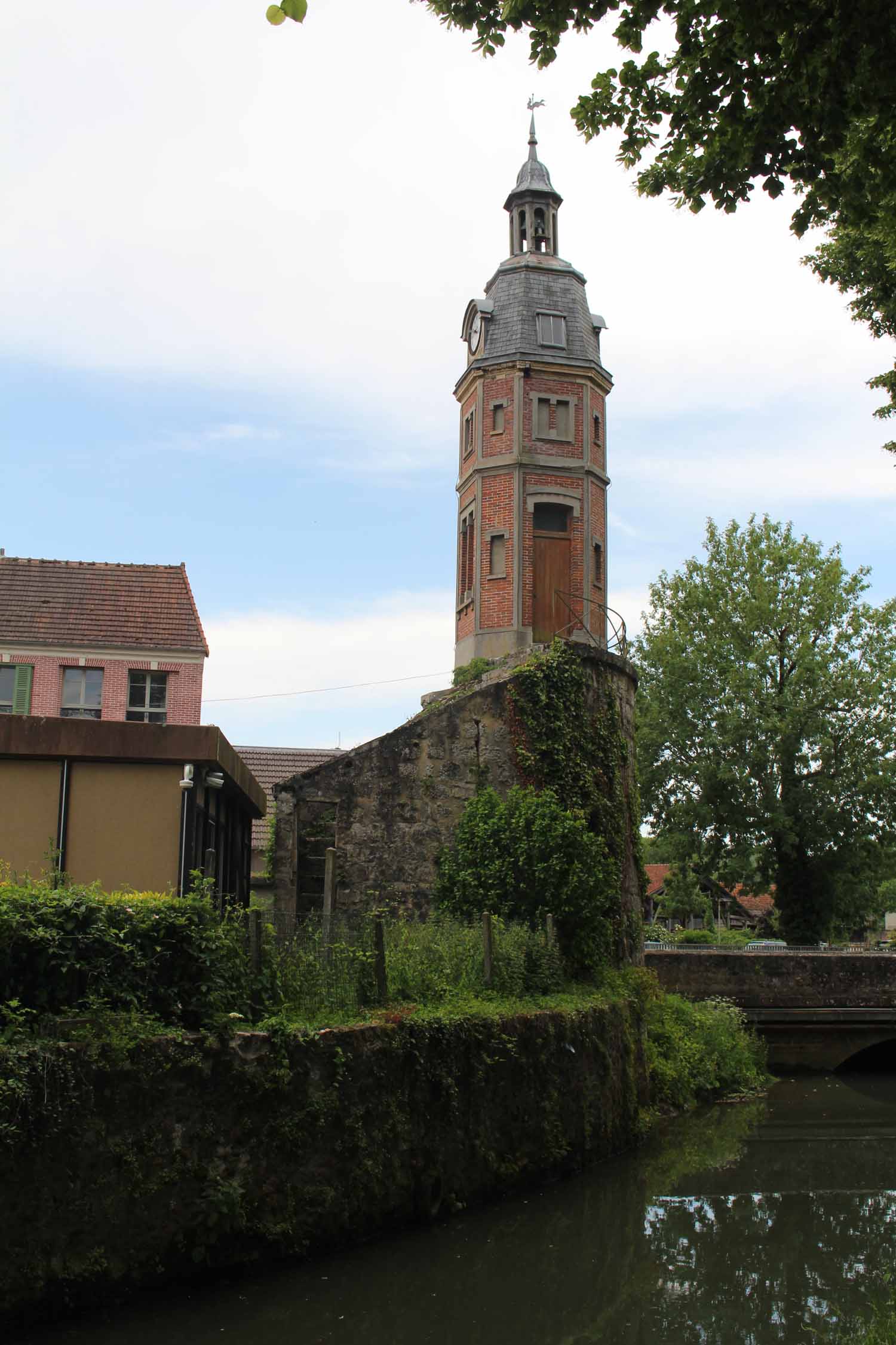 Crécy-la-Chapelle, beffroi