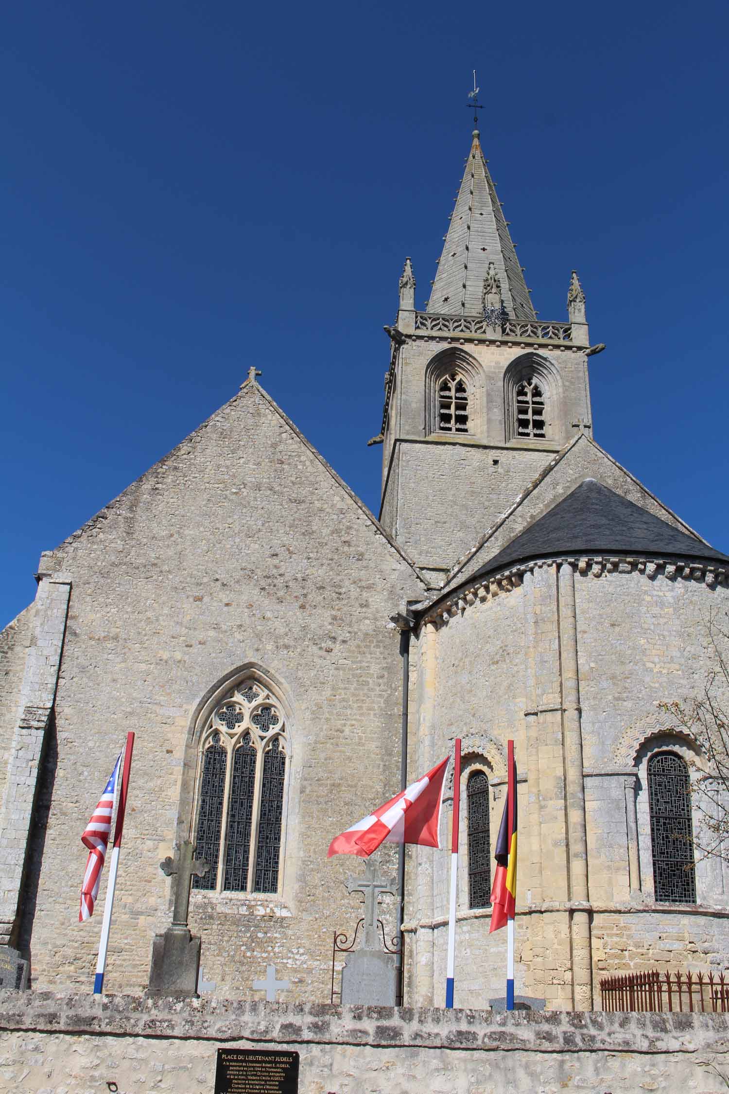 Saint-Côme-du-Mont, église Saint-Côme-et-Saint-Damien