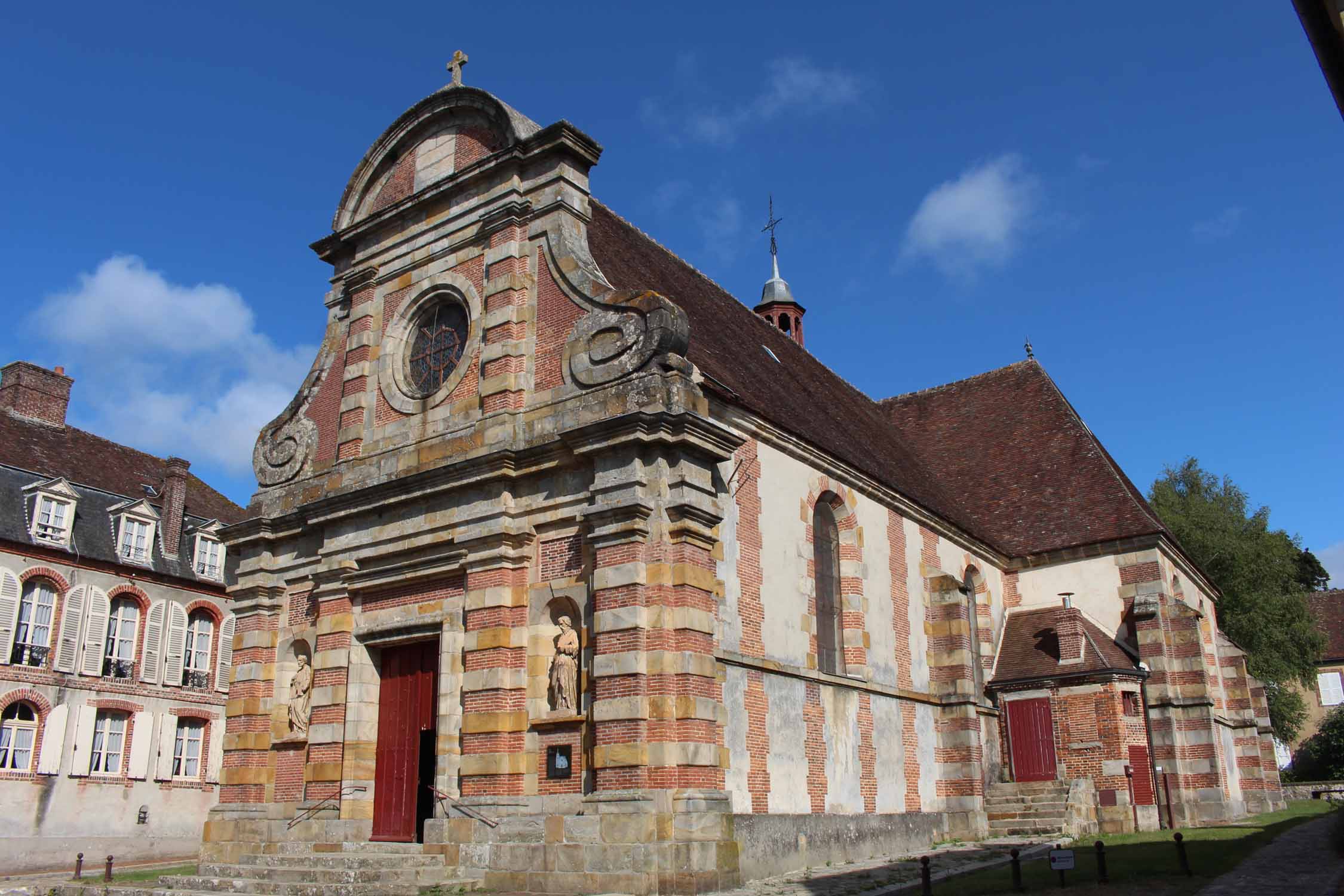 La Ferté-Vidame,  église Saint-Nicolas
