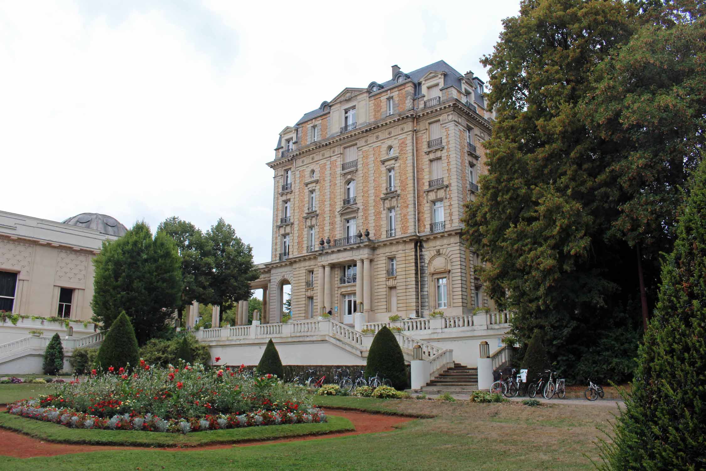 Vittel, thermes, hôtel