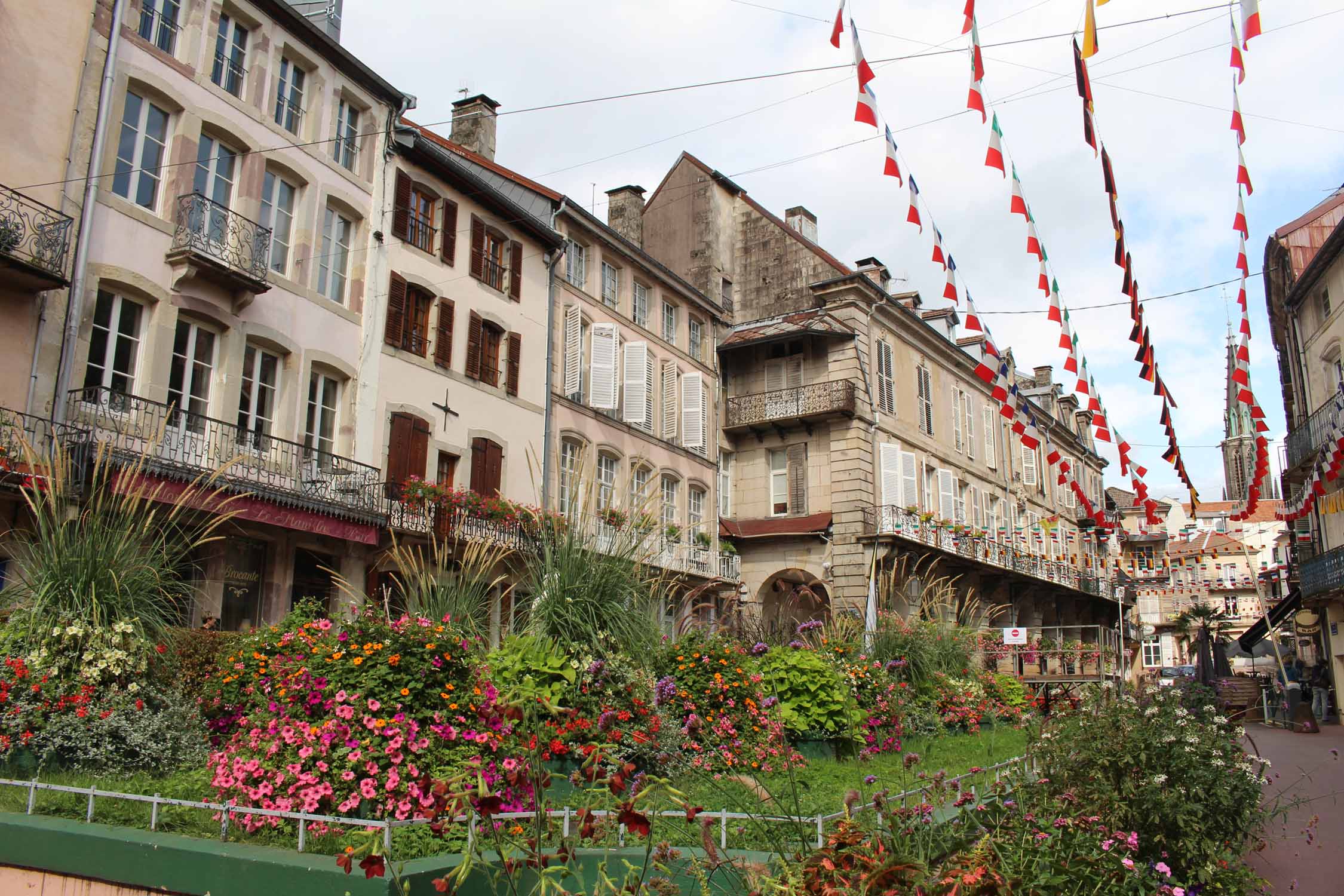 Plombières-les-Bains, place du Bain Romain