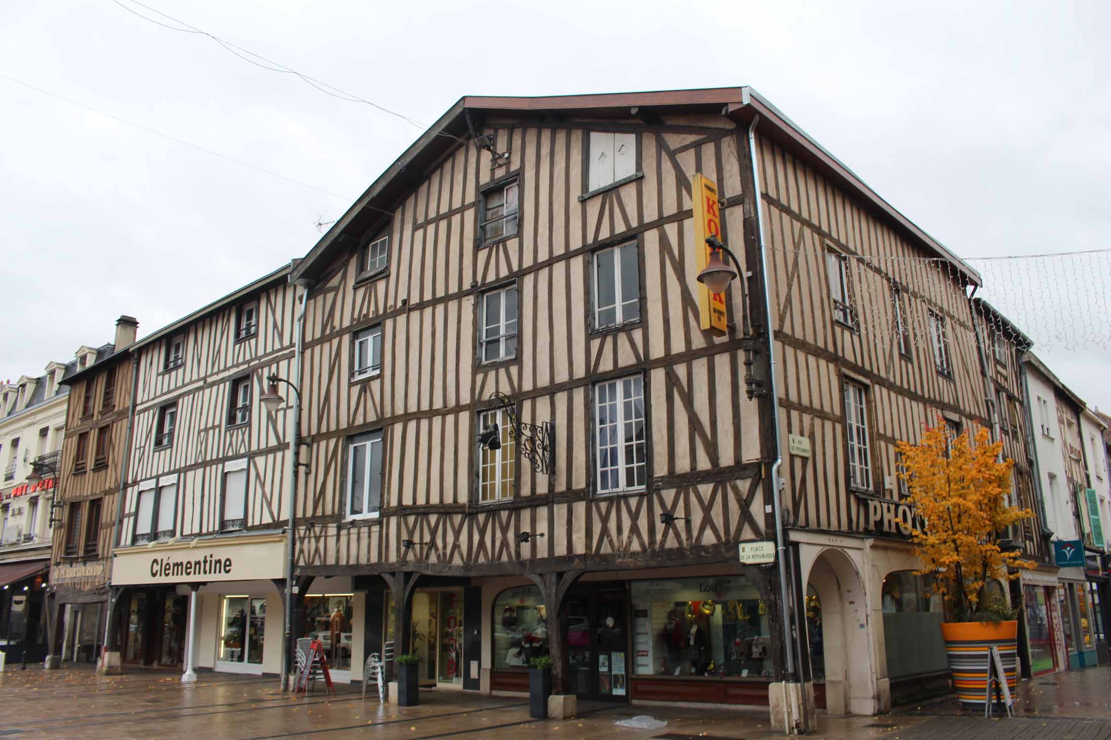 Châlons-en-Champagne, maison à colombage