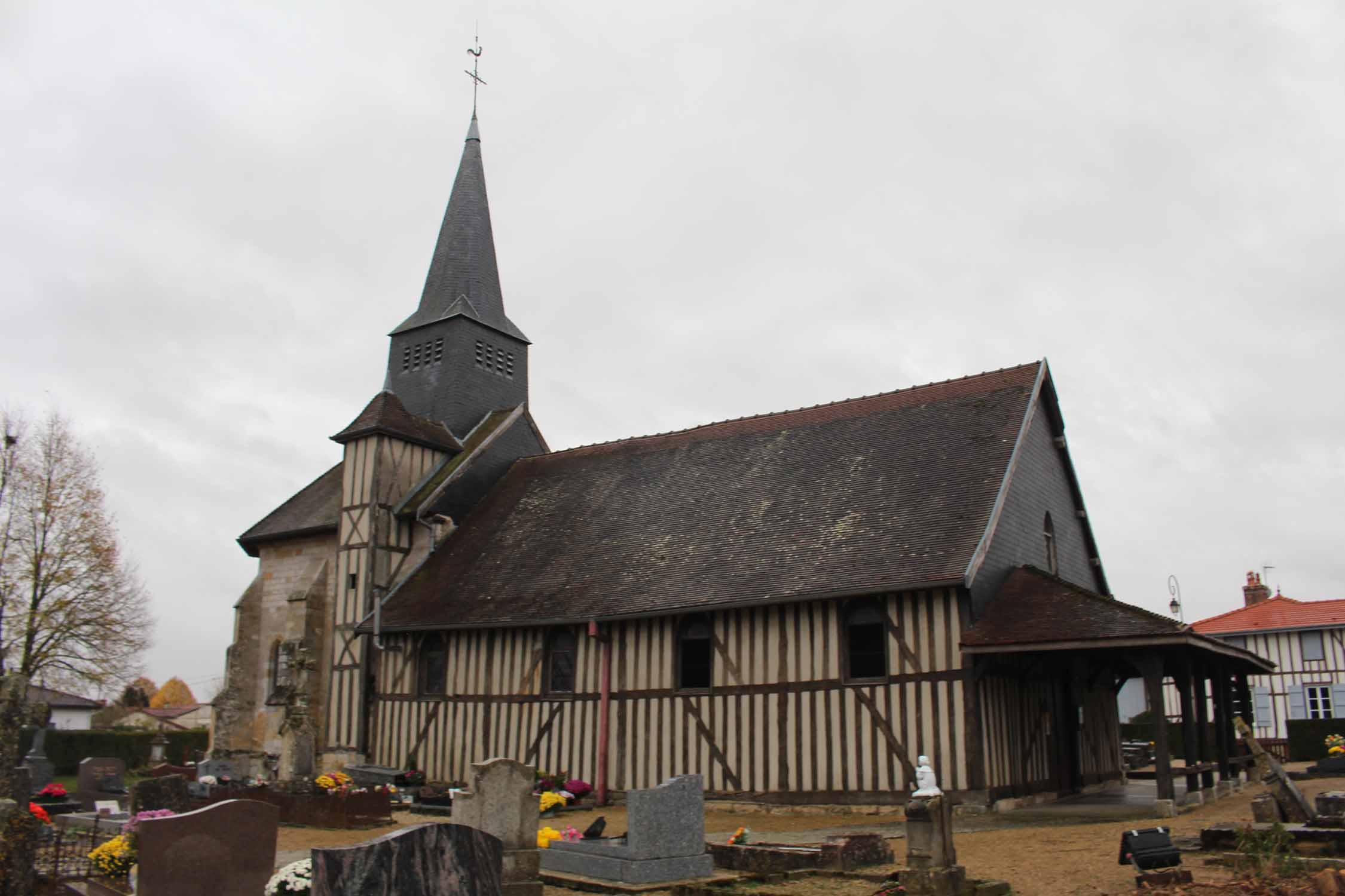 Sainte-Marie-du-lac-Nuisement, église à pans de bois