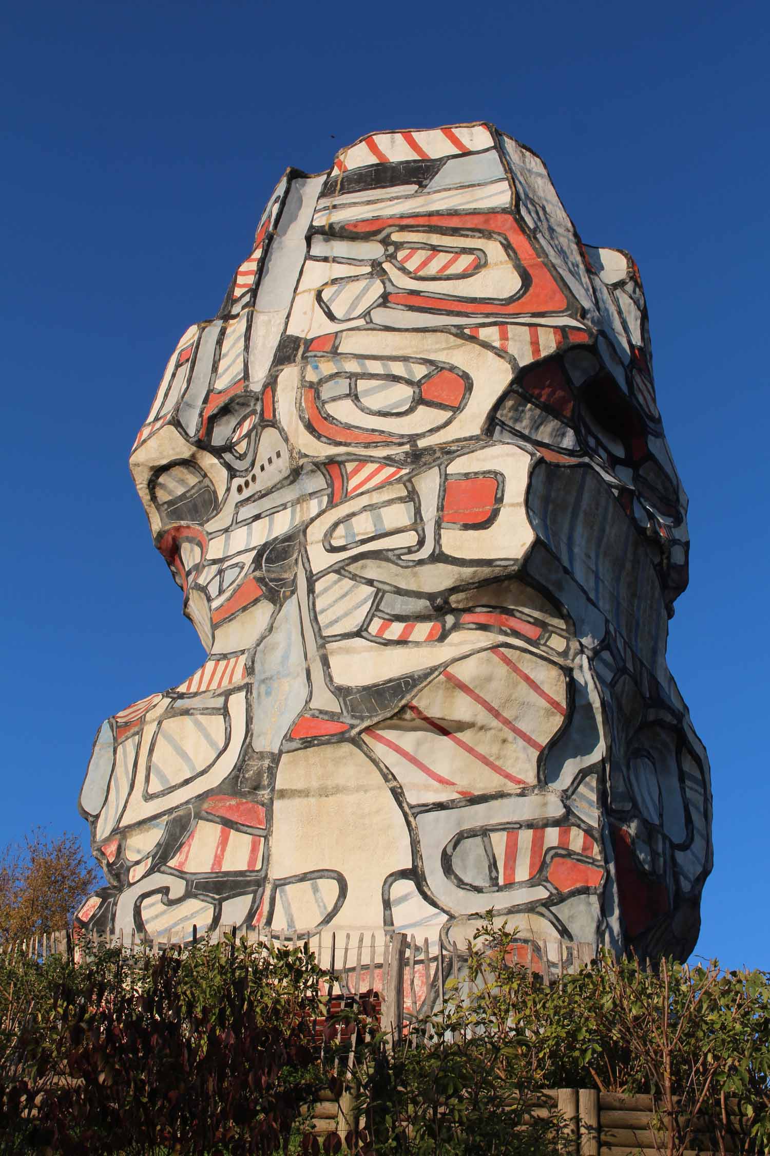 Boulogne-Billancourt, Tour aux Figures, Jean Dubuffet