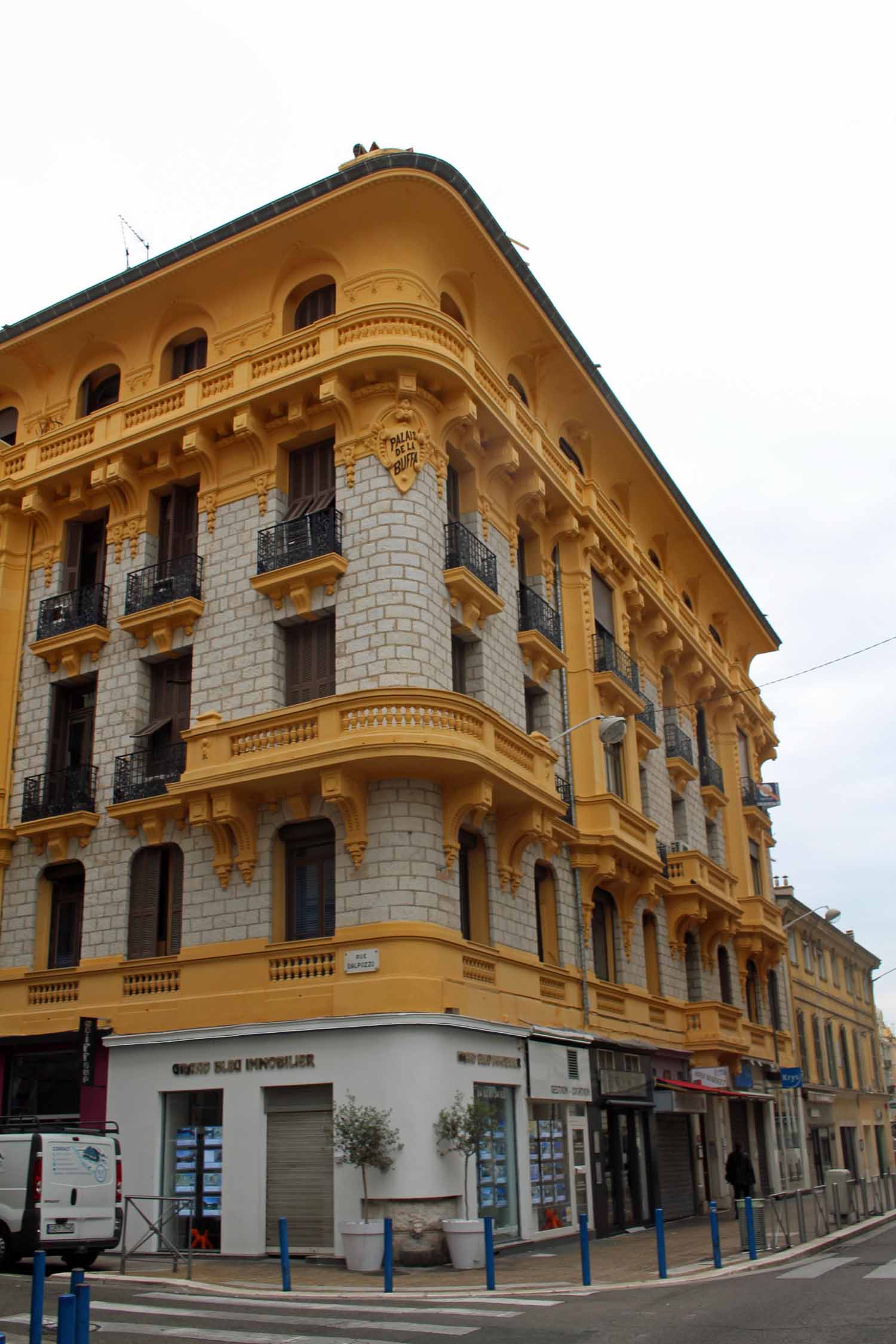 Nice, bâtiment typique, rue de France