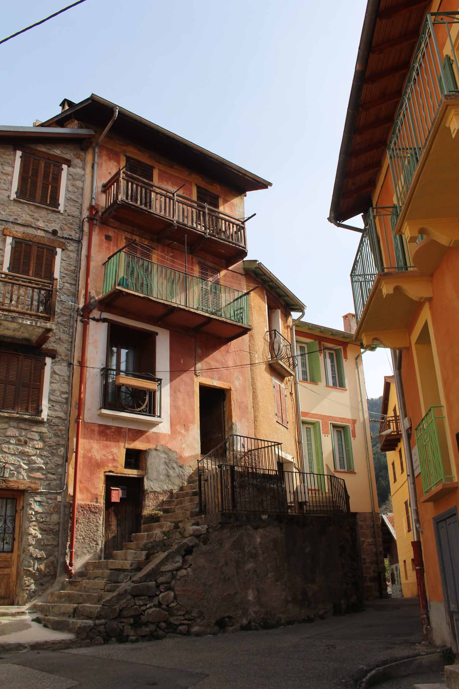 Saint-Martin-Vésubie, maisons colorées