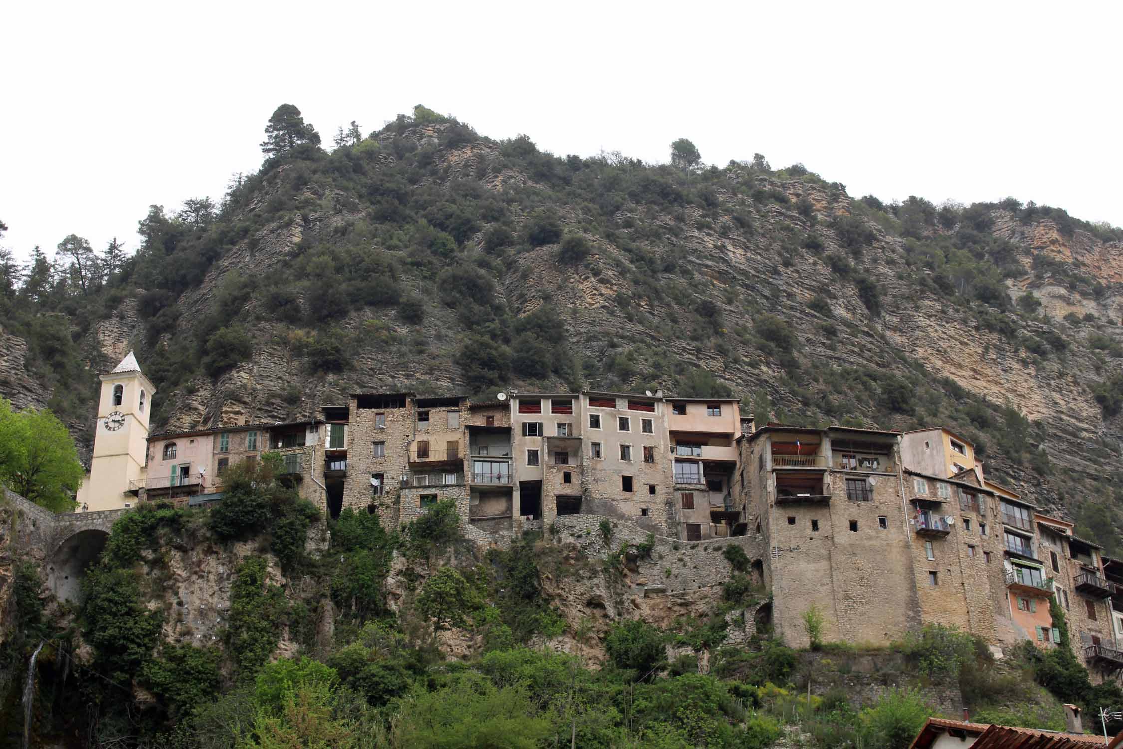 Touët-sur-Var, maisons anciennes