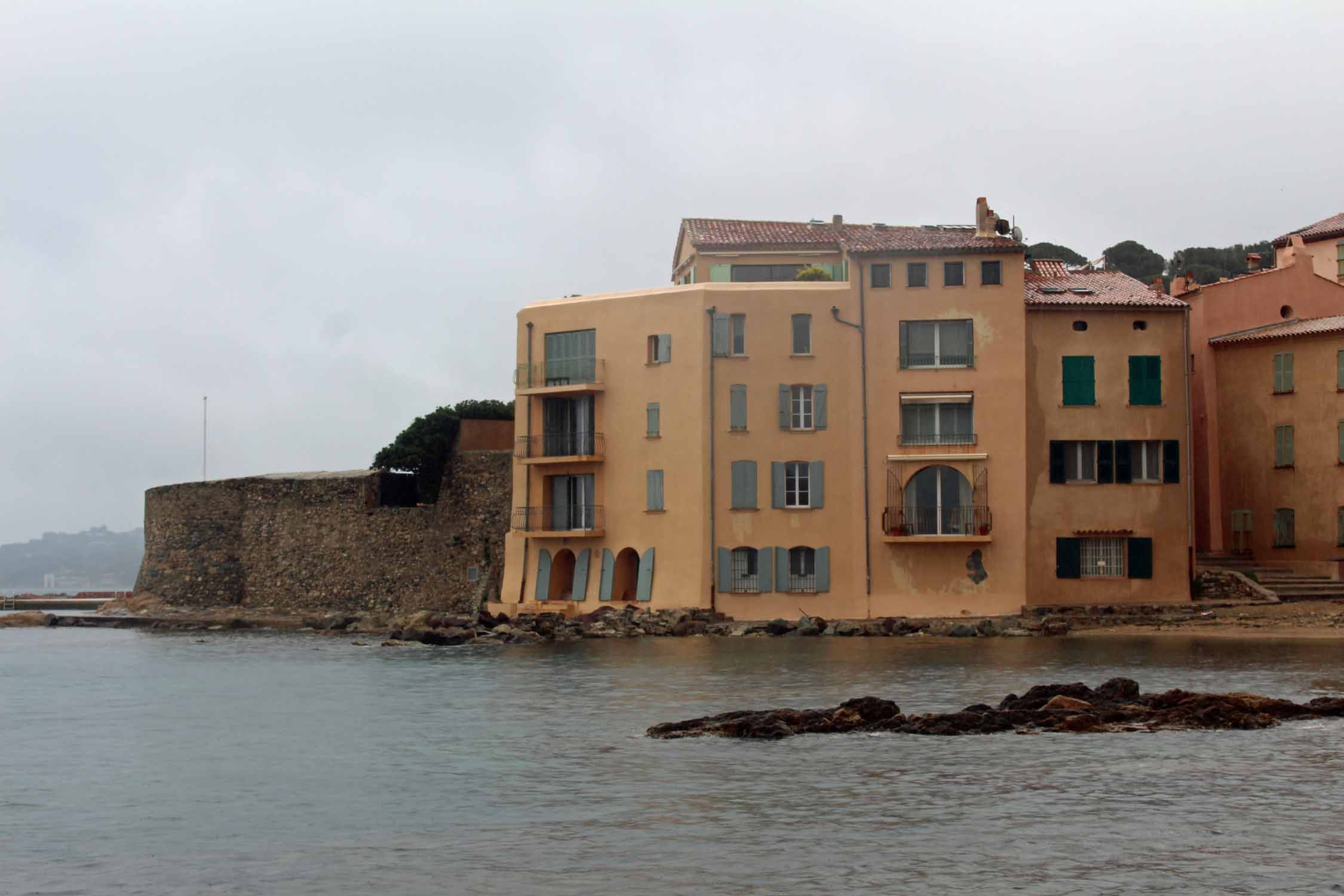 Saint-Tropez, quartier de la Glaye,  vieille tour