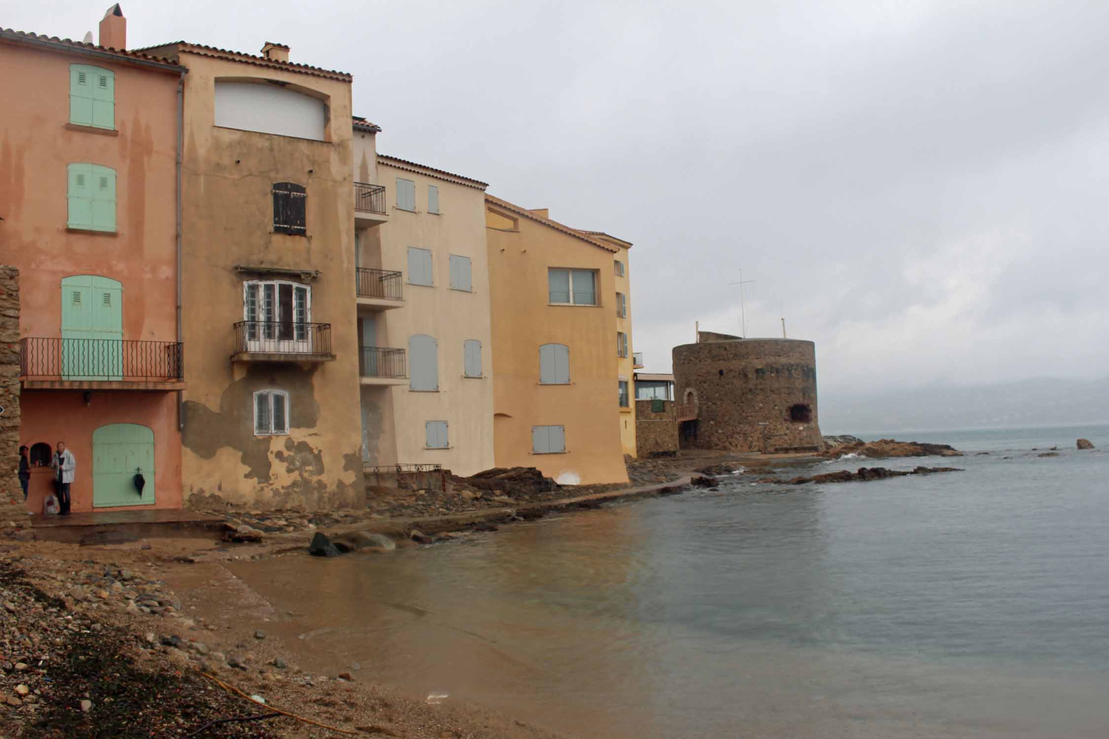 Saint-Tropez, quartier de la Glaye, tour du Portalet