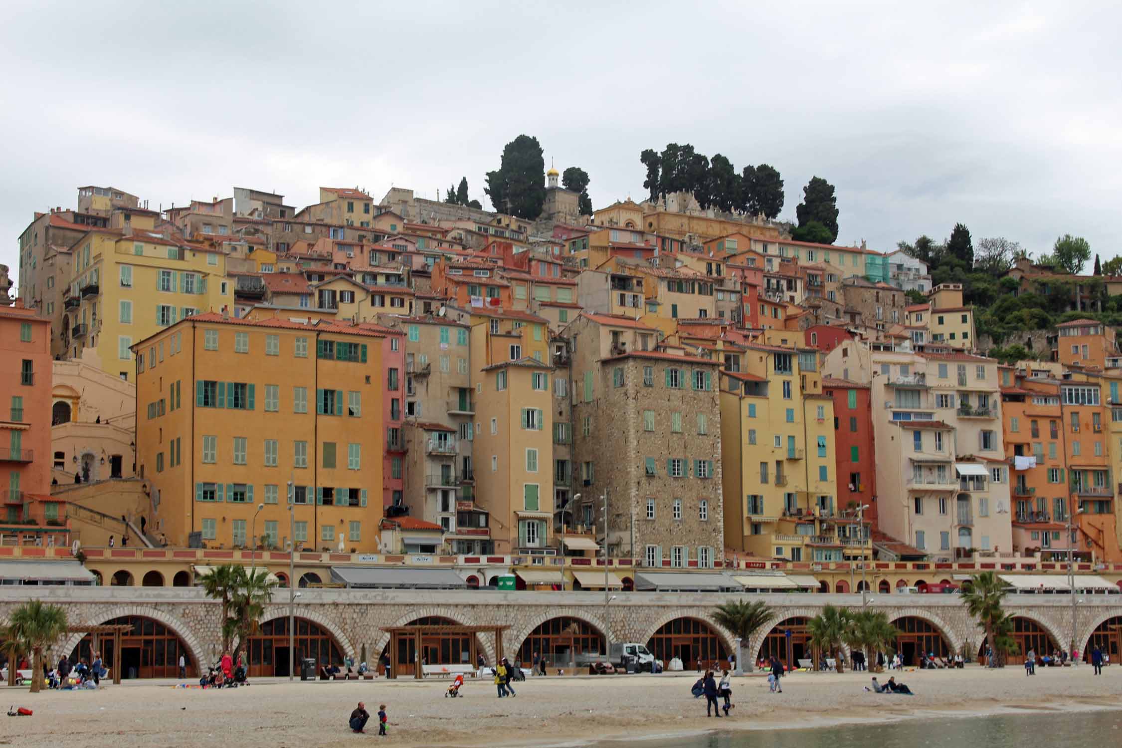 Menton, maisons colorées