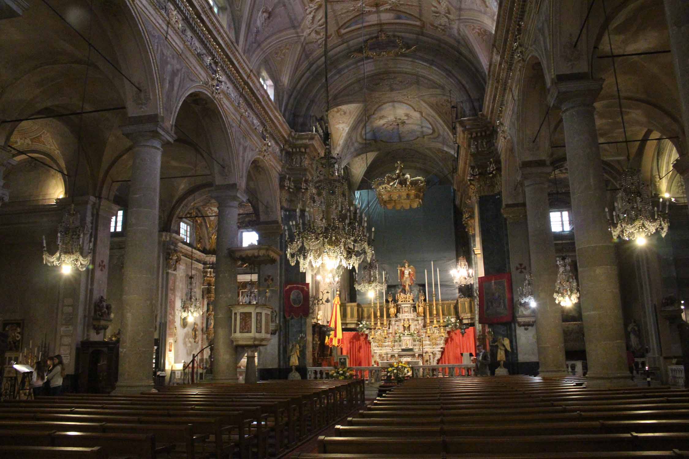 Menton, basilique Saint-Michel-Archange, intérieur